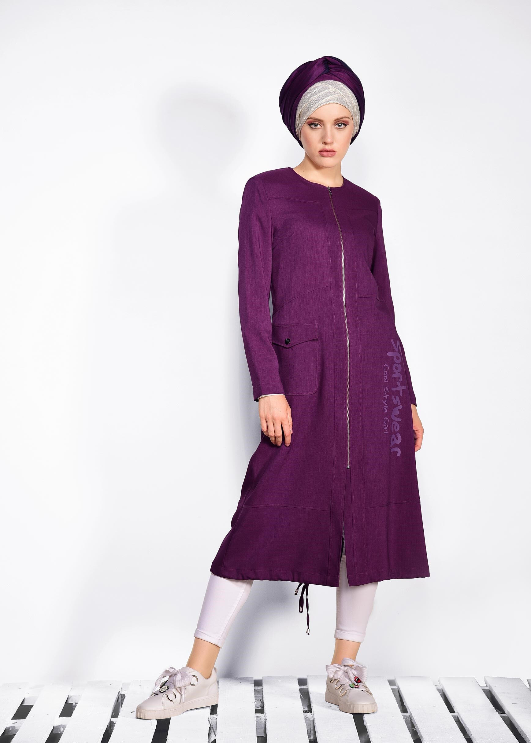 Tesettür giyim MOR YAZI DETAYLI FERMUARLI TRENÇKOT 1025