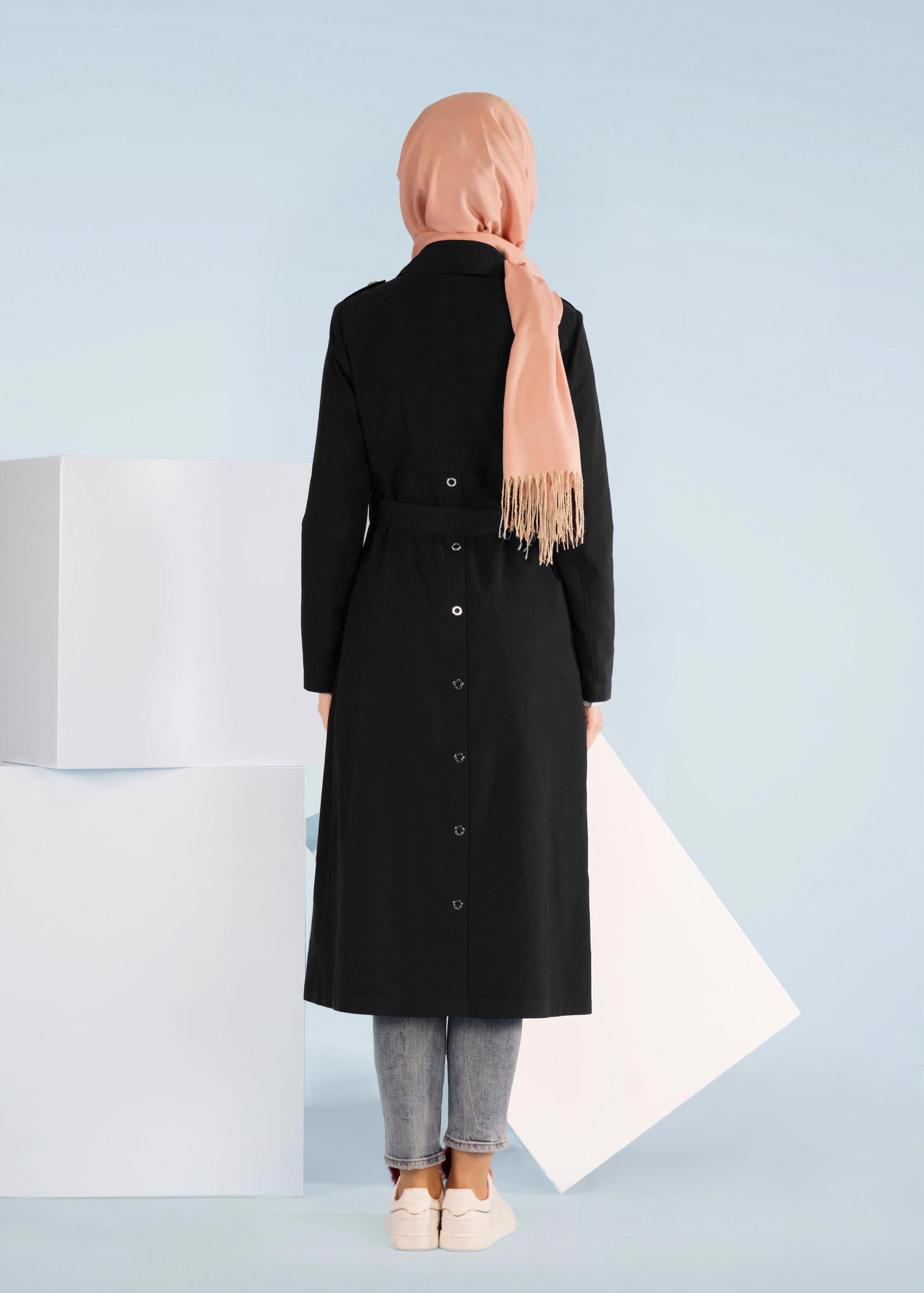 Tesettür giyim SİYAH ARKADAN DÜĞMELİ KUŞAKLI TRENÇKOT 1031