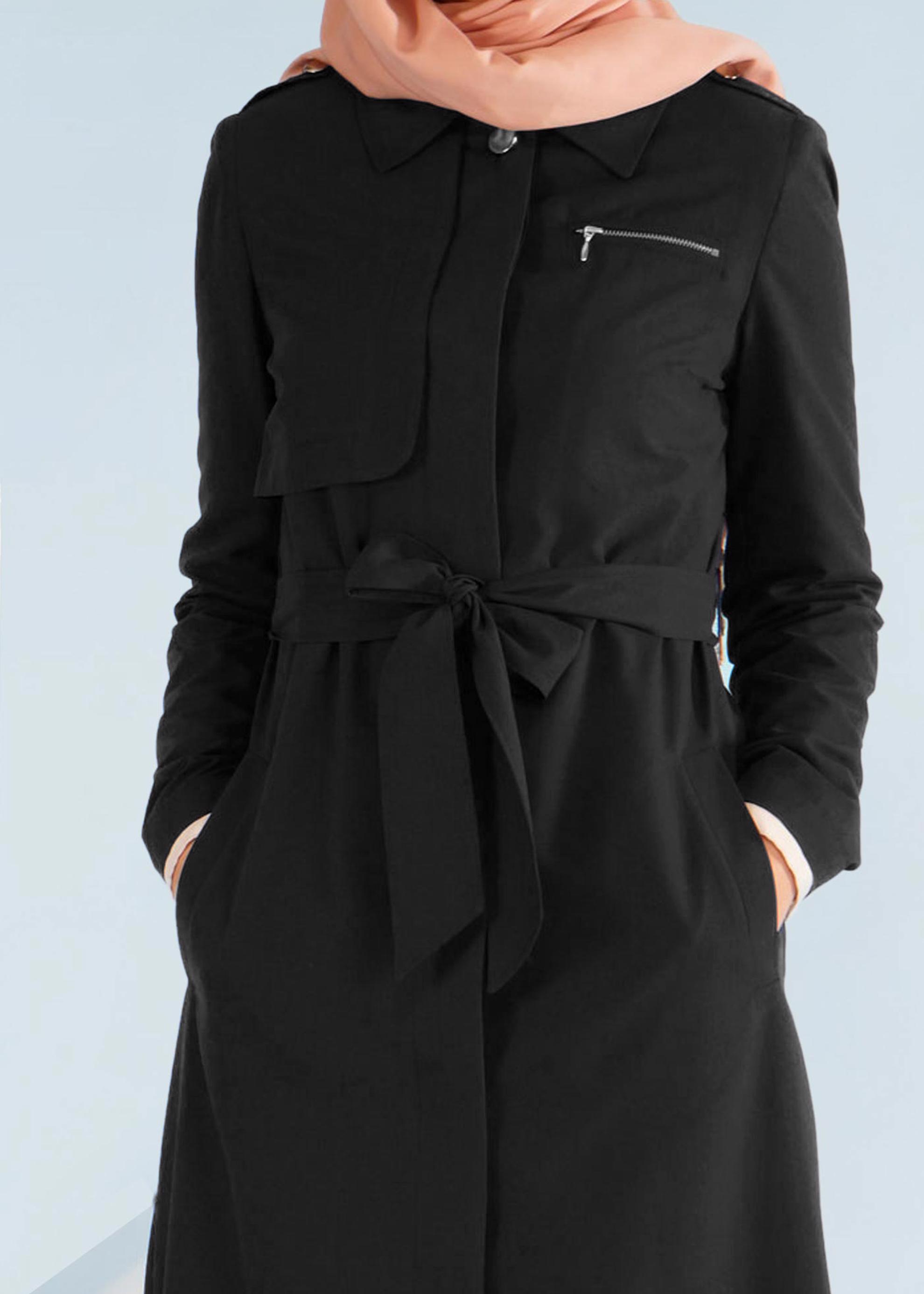 Tesettür giyim SİYAH ARKADAN DÜĞMELİ KUŞAKLI TRENÇKOT 1031