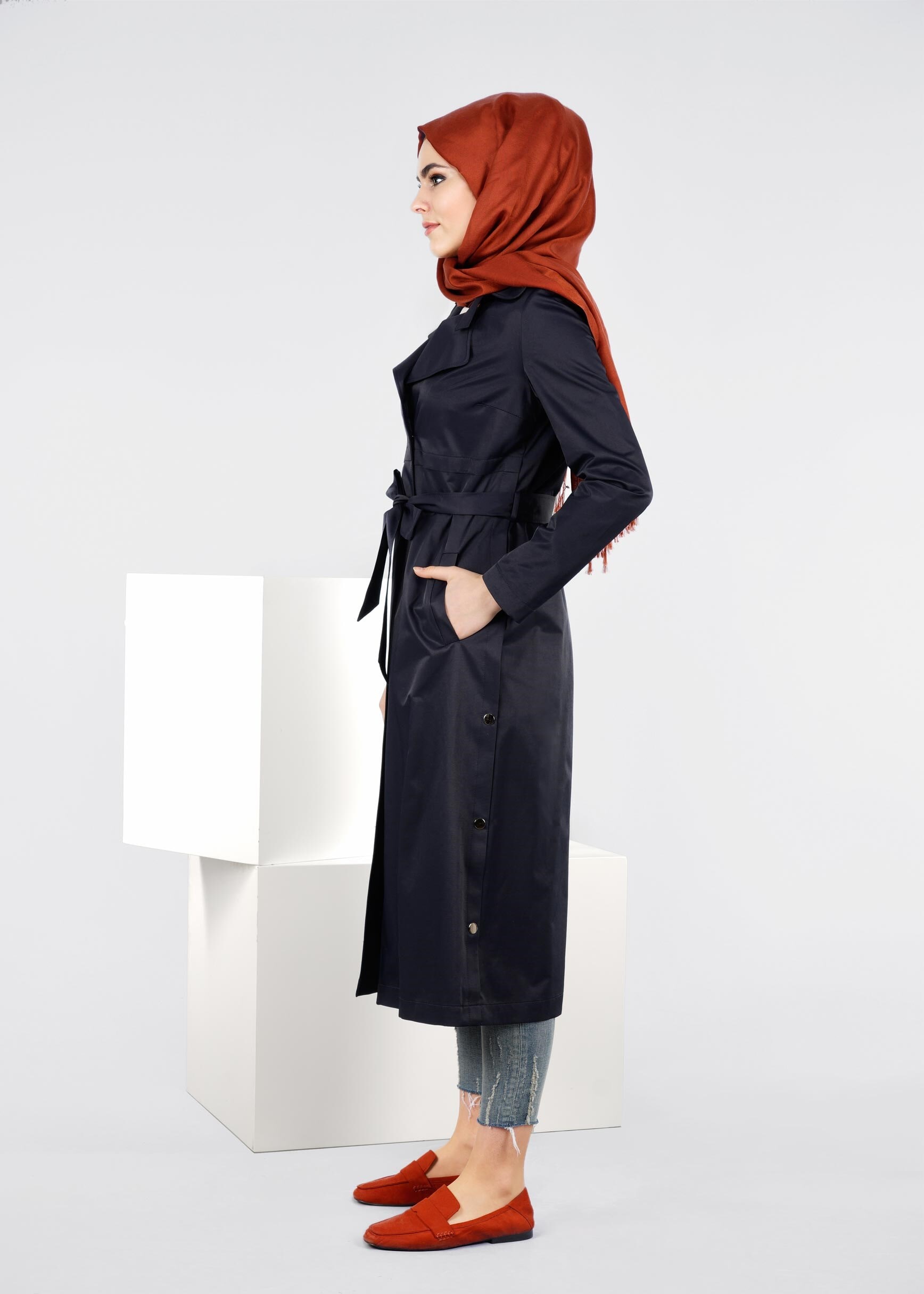 Tesettür giyim LACİVERT CEPLİ KUŞAKLI TRENÇKOT 1032