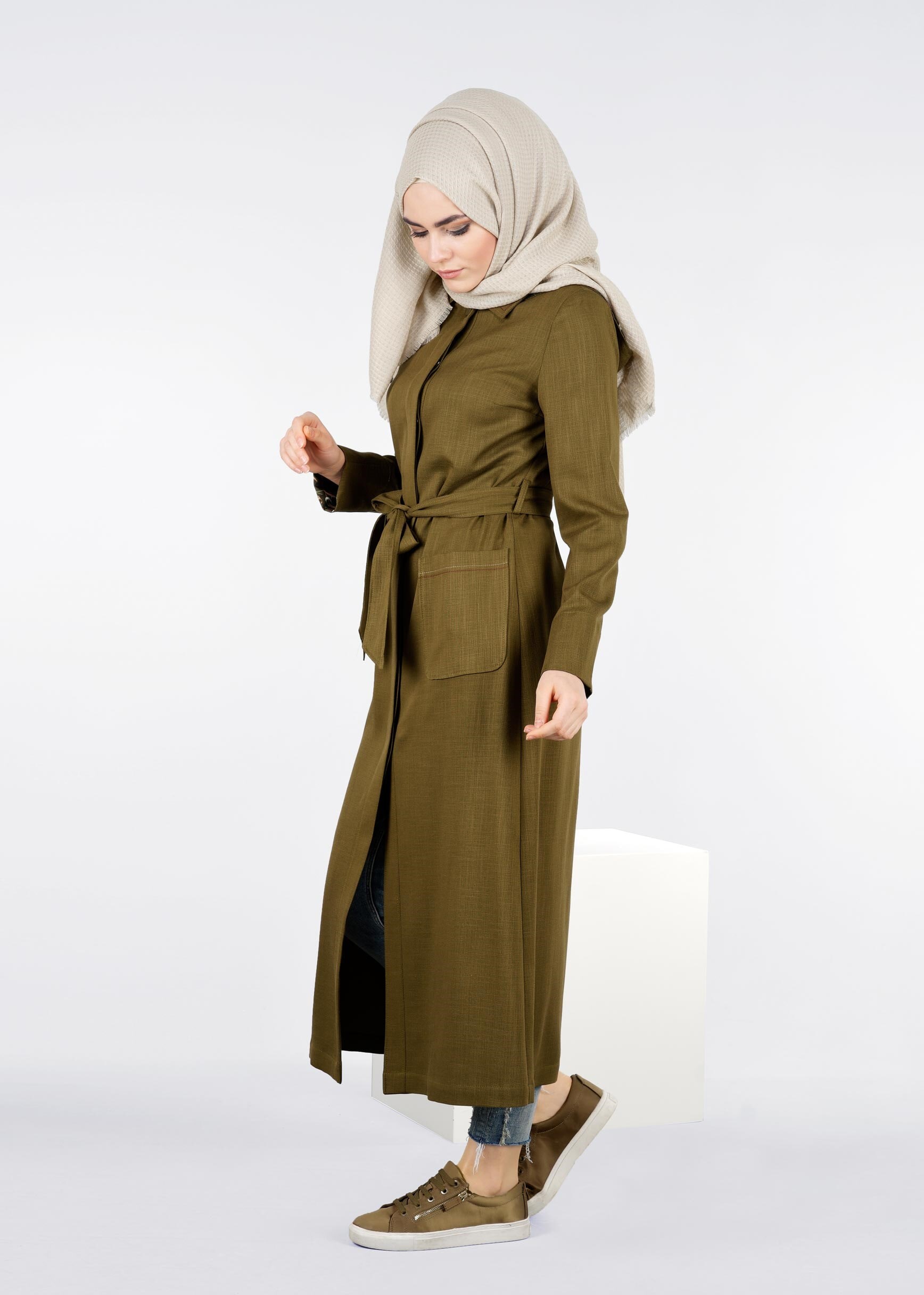 Tesettür giyim HAKİ KUŞAKLI KAPÜŞONLU TRENÇKOT 1034