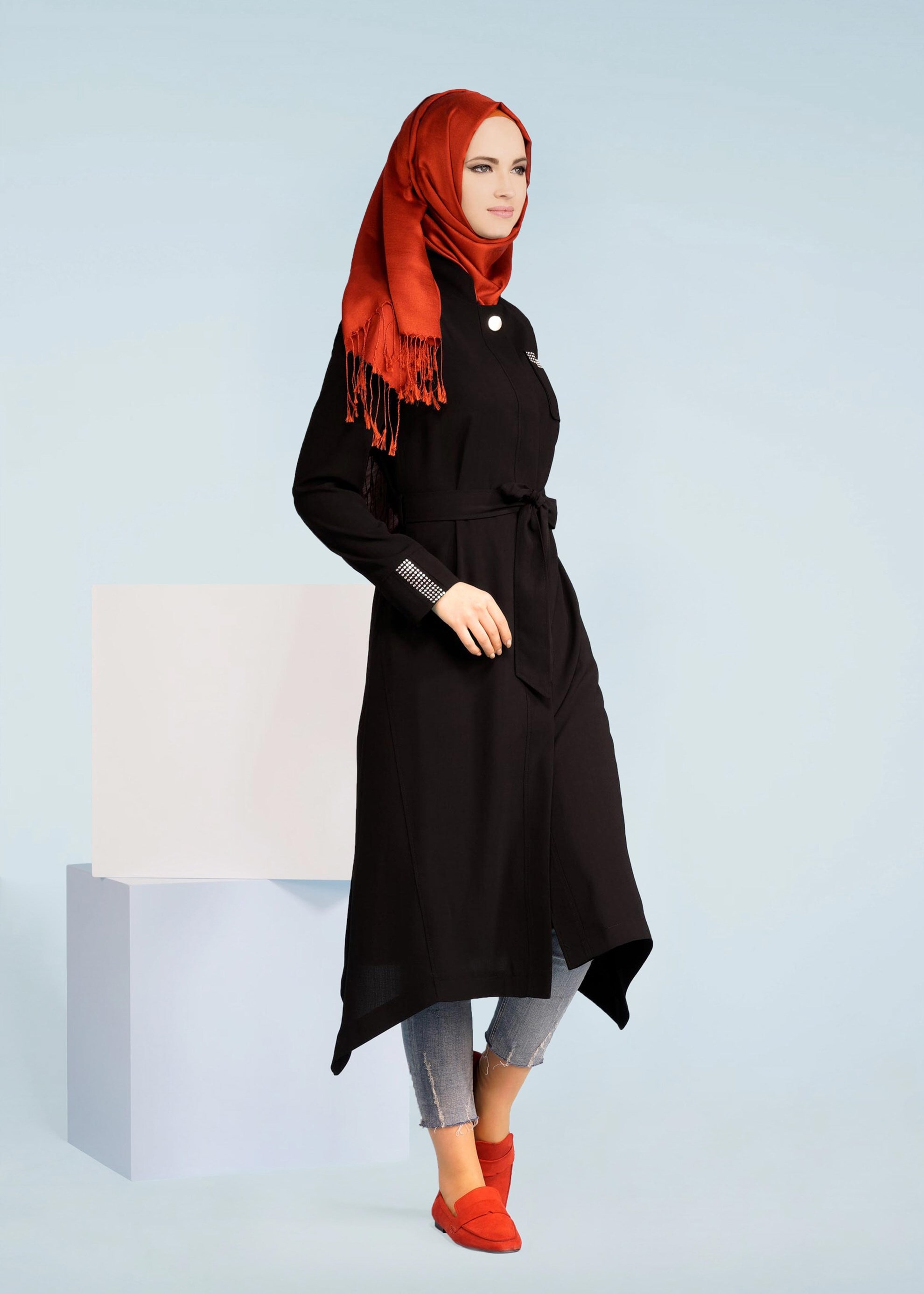 Tesettür giyim SİYAH DÜĞMELİ KUŞAKLI TRENÇKOT 1035 