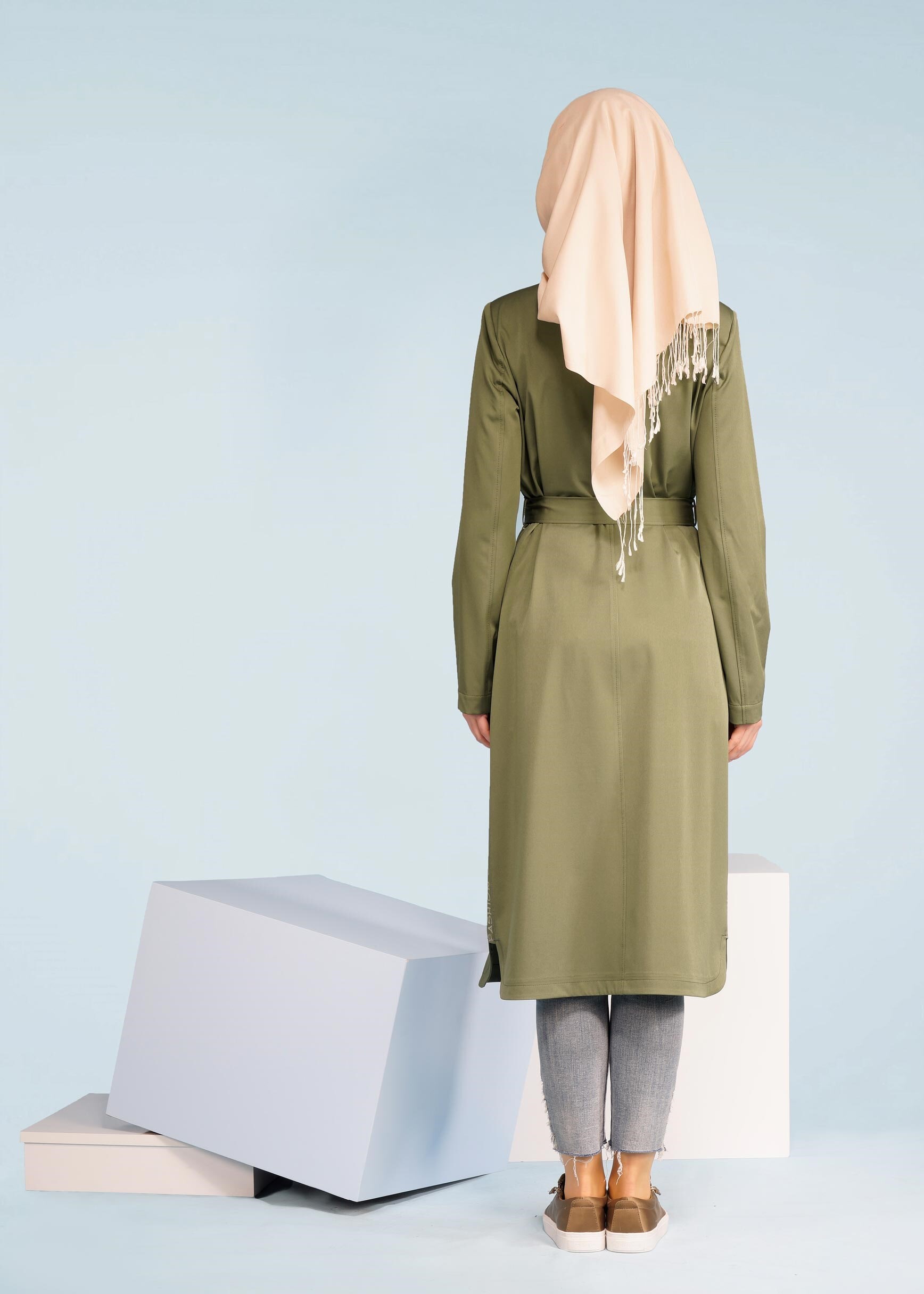 Tesettür giyim HAKİ KUŞAKLI ÖNÜ CEPLİ TRENÇKOT 1042