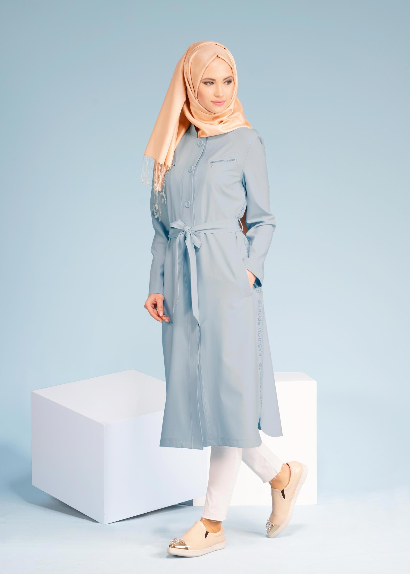 Tesettür giyim MAVİ KUŞAKLI ÖNÜ CEPLİ TRENÇKOT 1042