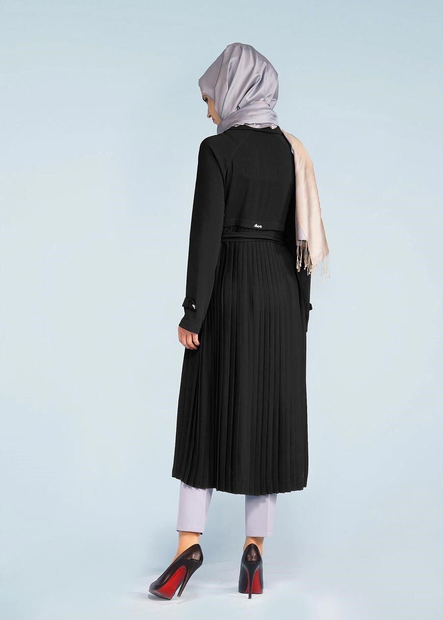 Tesettür giyim SİYAH KUŞAKLI ARKASI PİLİSELİ TRENÇKOT 1044 