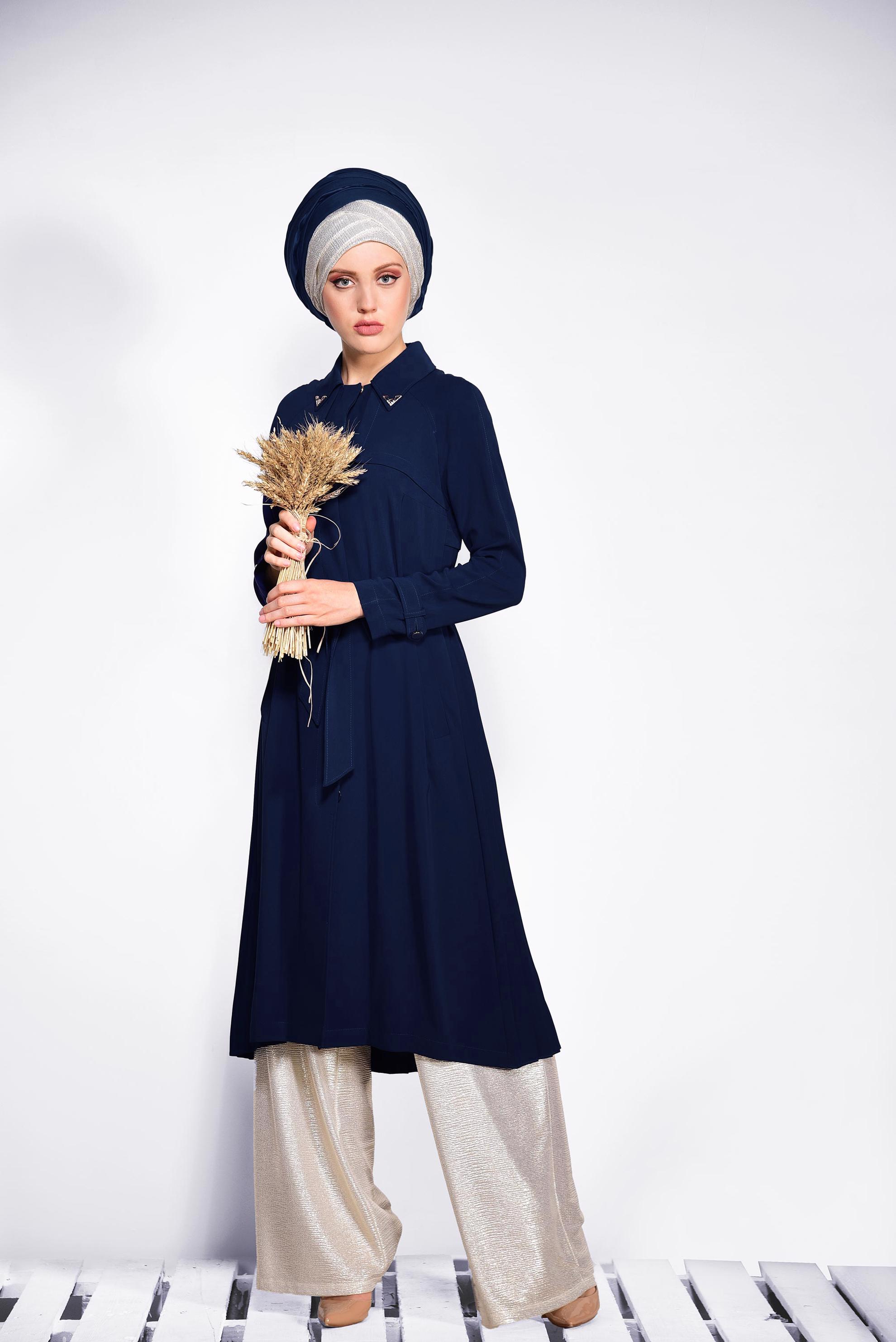 Tesettür giyim LACİVERT KUŞAKLI ARKASI PİLİSELİ TRENÇKOT 1044 