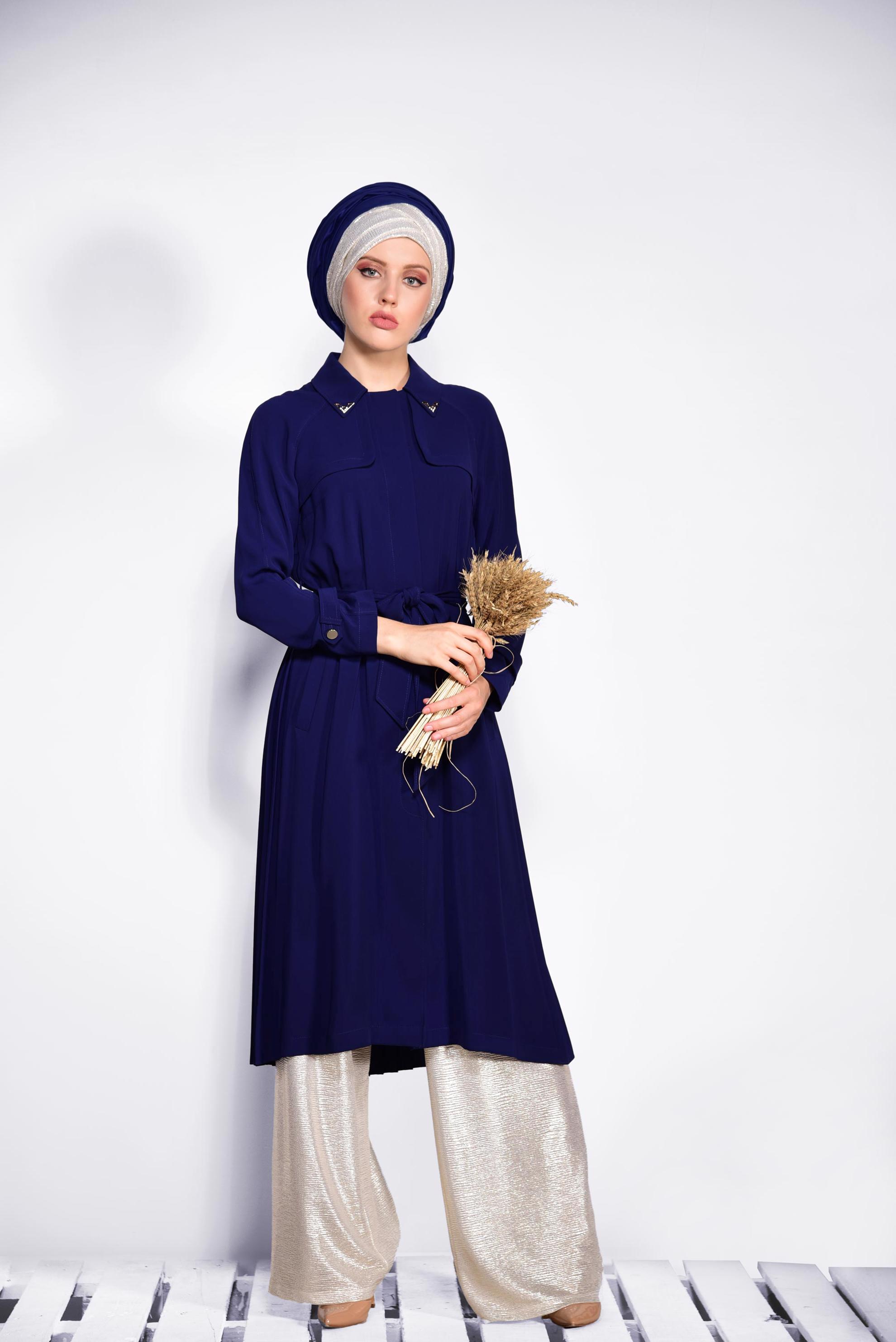 Tesettür giyim LACİVERT KUŞAKLI ARKASI PİLİSELİ TRENÇKOT 1044 