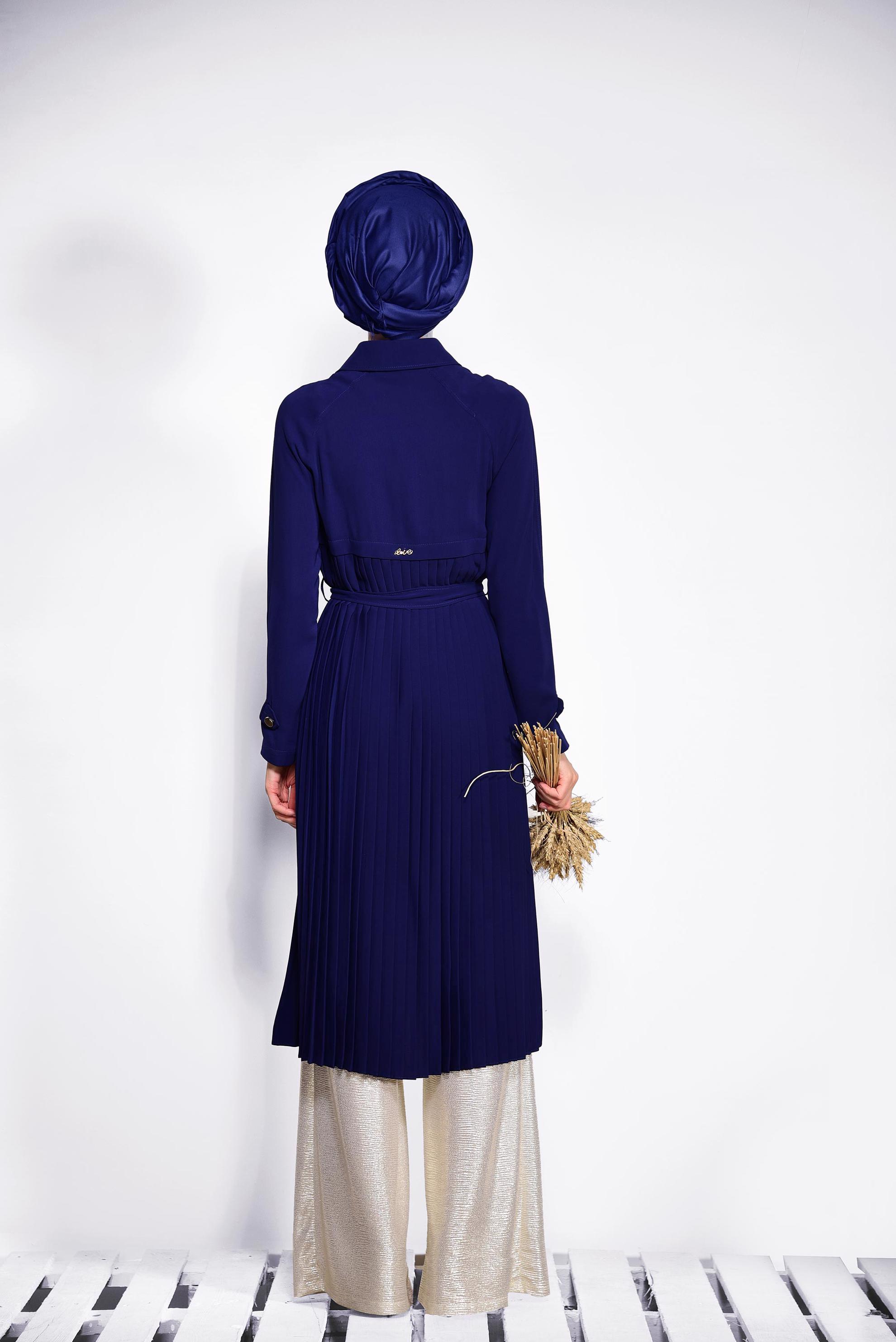 Tesettür giyim LACİVERT KUŞAKLI ARKASI PİLİSELİ TRENÇKOT 1044 