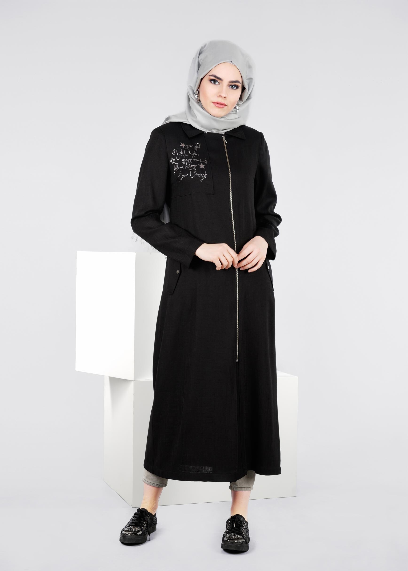 Tesettür giyim SİYAH ÖNÜ BASKILI FERMUARLI TRENÇKOT 1050
