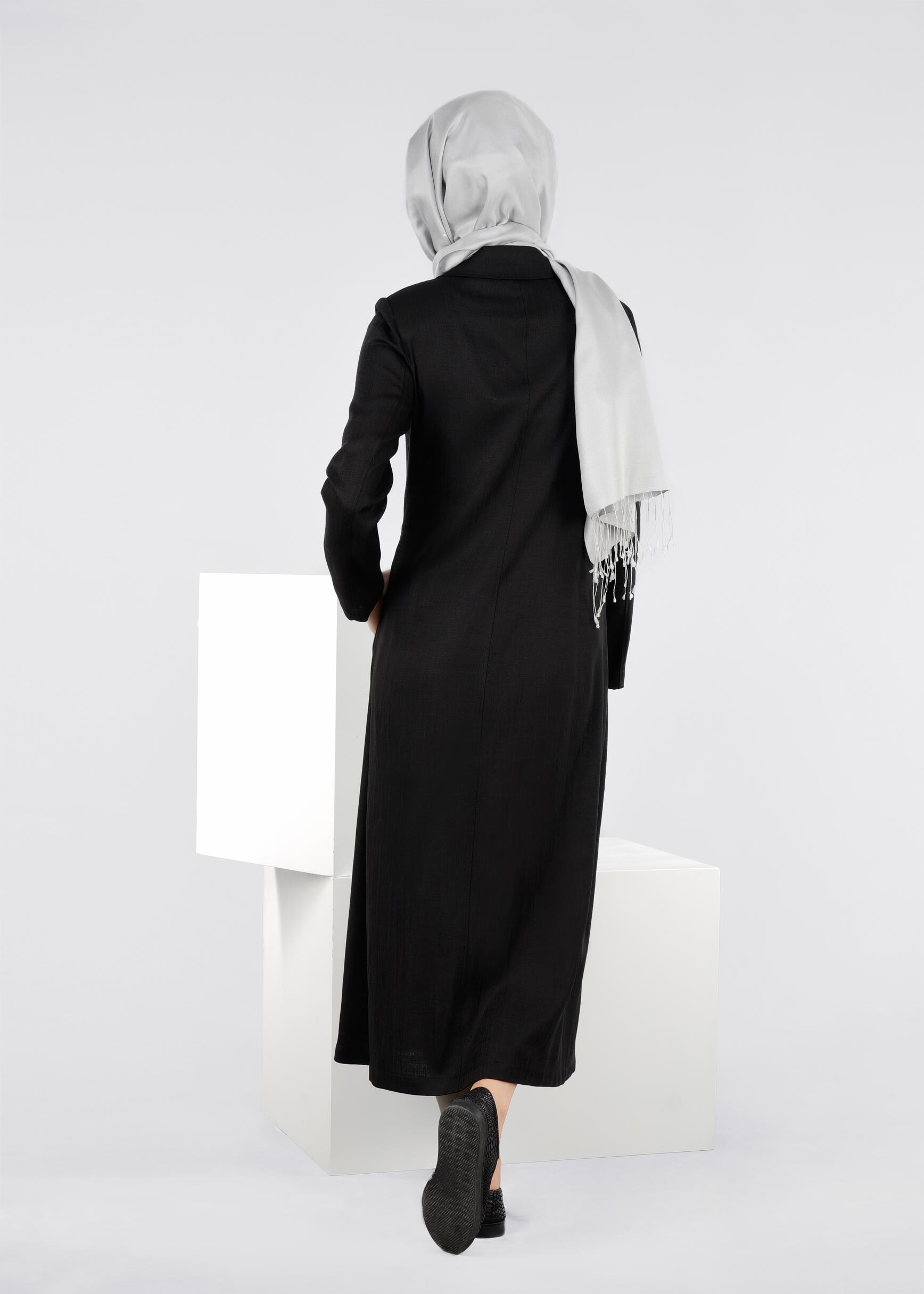 Tesettür giyim SİYAH ÖNÜ BASKILI FERMUARLI TRENÇKOT 1050