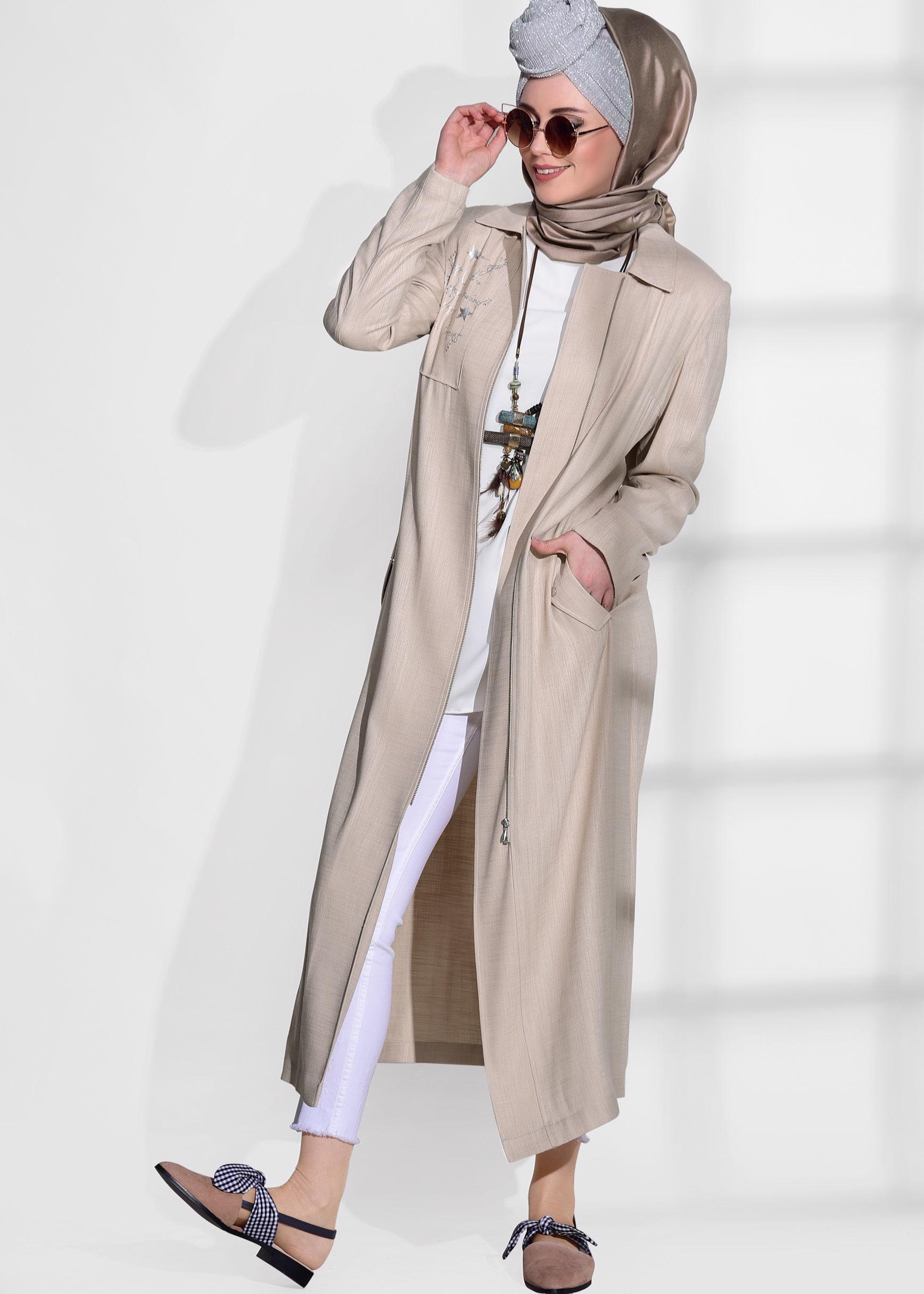 Tesettür giyim BEJ ÖNÜ BASKILI FERMUARLI TRENÇKOT 1050