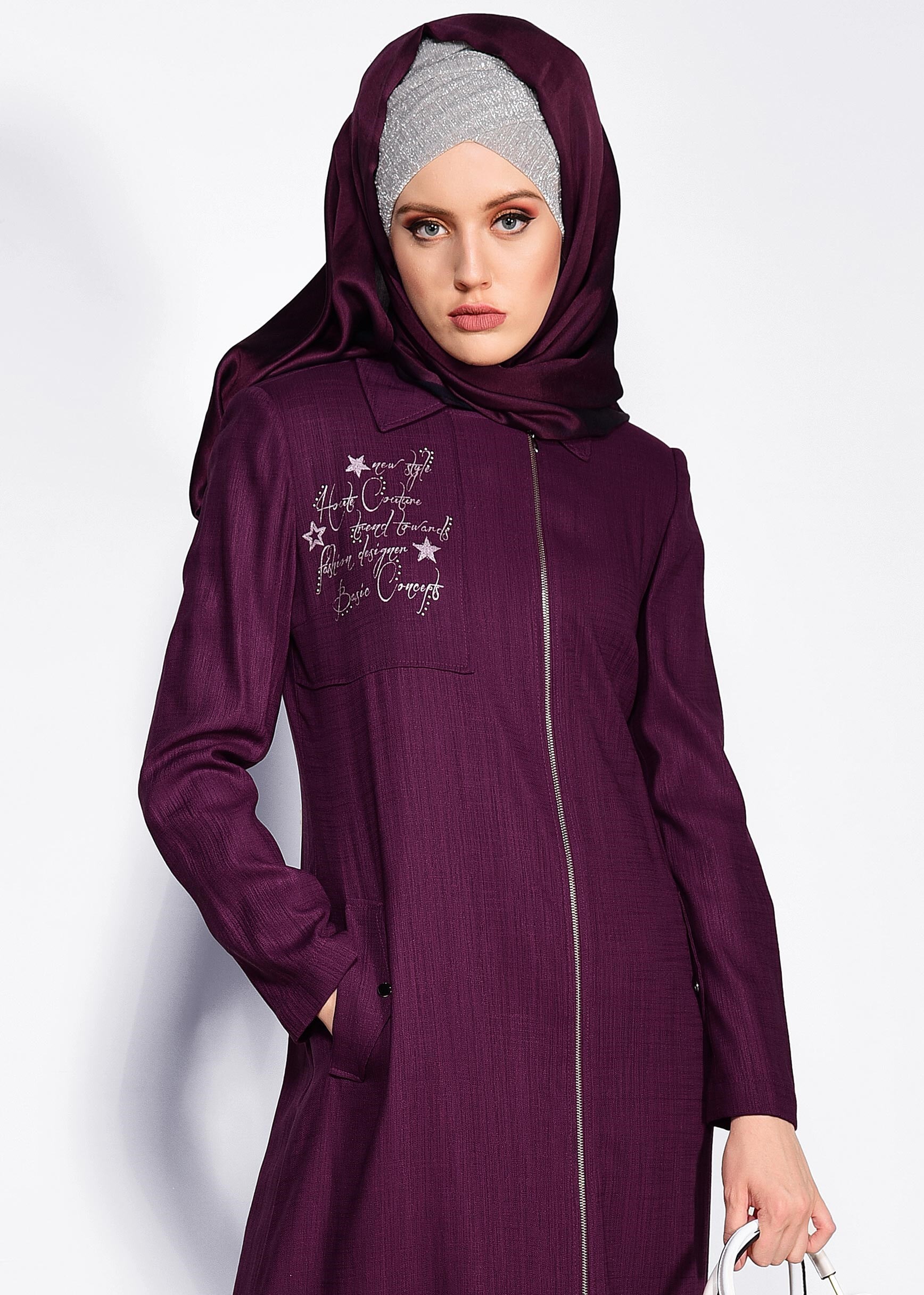 Tesettür giyim MÜRDÜM ÖNÜ BASKILI FERMUARLI TRENÇKOT 1050