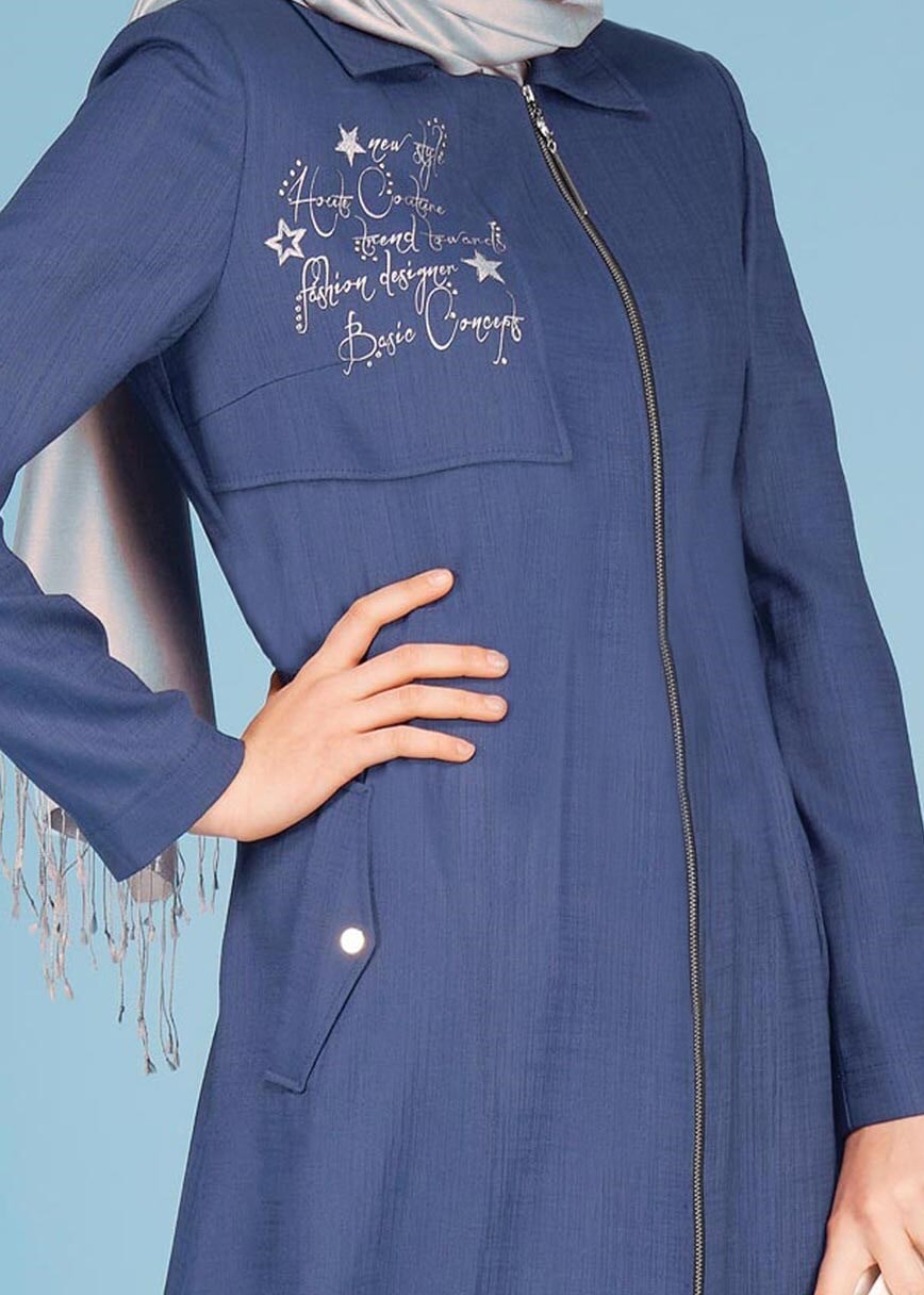 Tesettür giyim LACİVERT ÖNÜ BASKILI FERMUARLI TRENÇKOT 1050