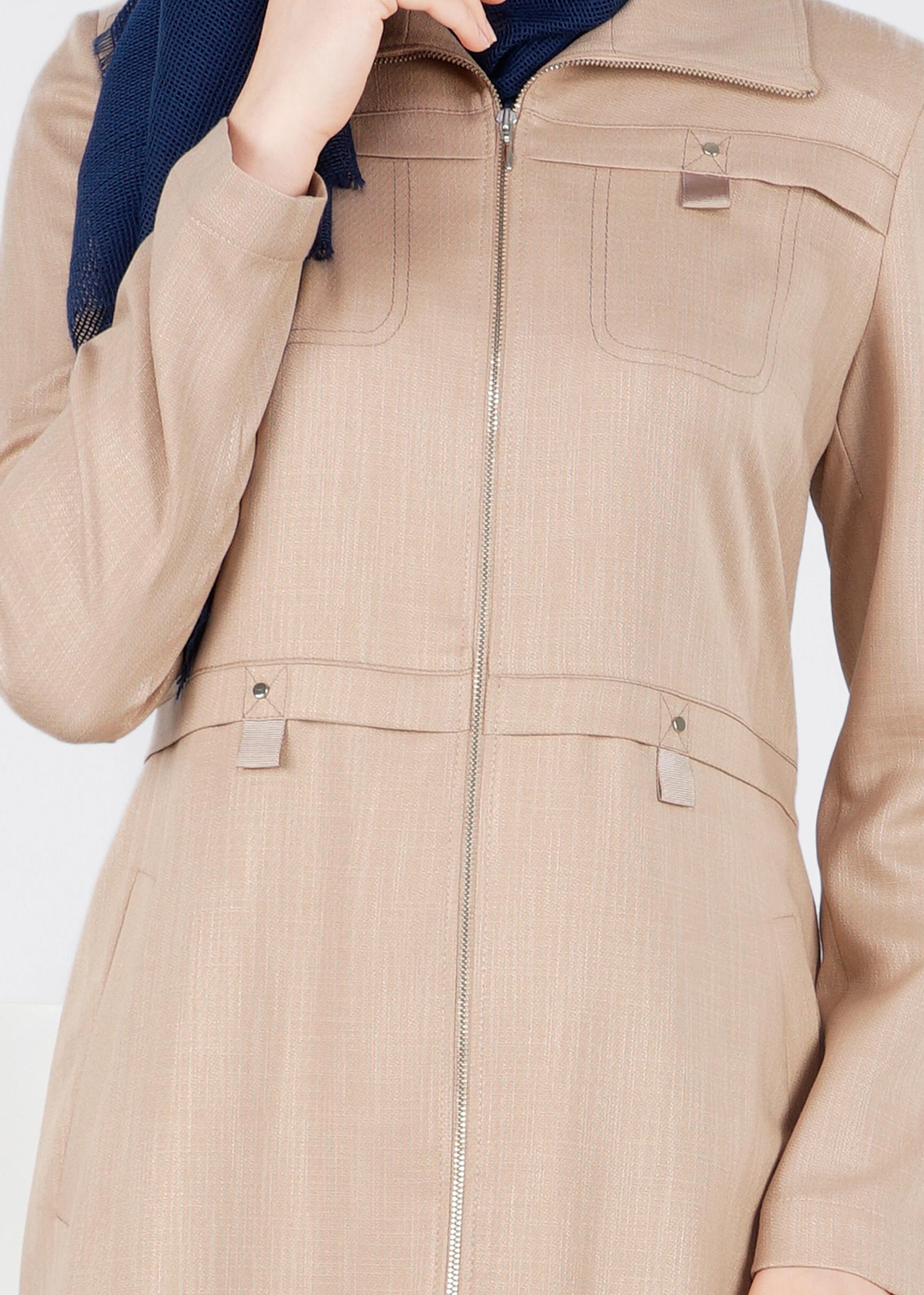 Tesettür giyim BEJ FERMUARLI TRENÇKOT 1054 