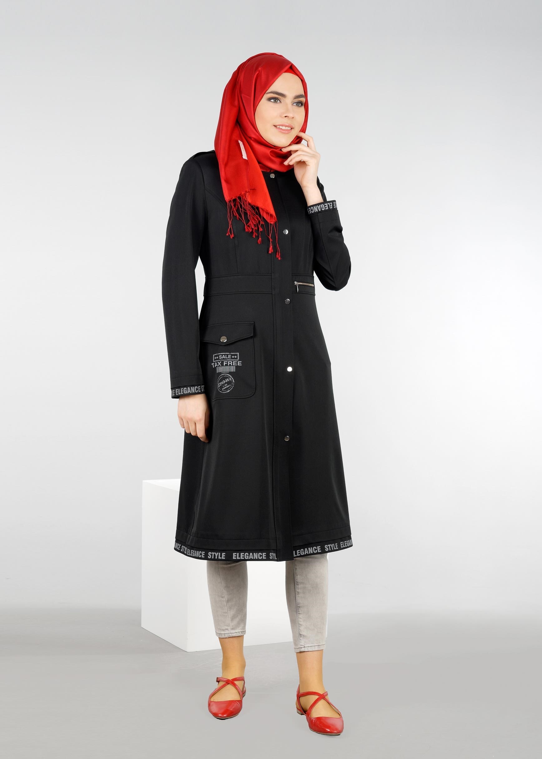 Tesettür giyim SİYAH TEK CEPLİ ÇITÇITLI TRENÇKOT 1064