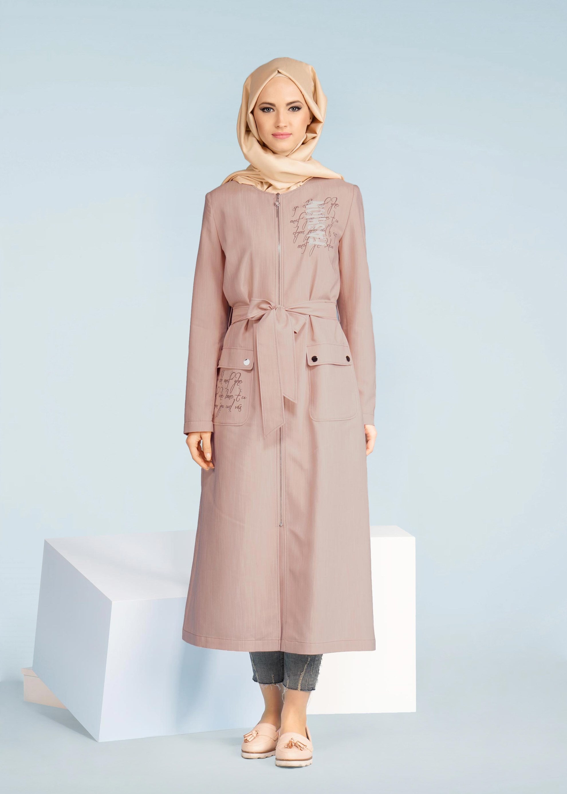 Tesettür giyim BEJ BASKILI KUŞAKLI TRENÇKOT 1065