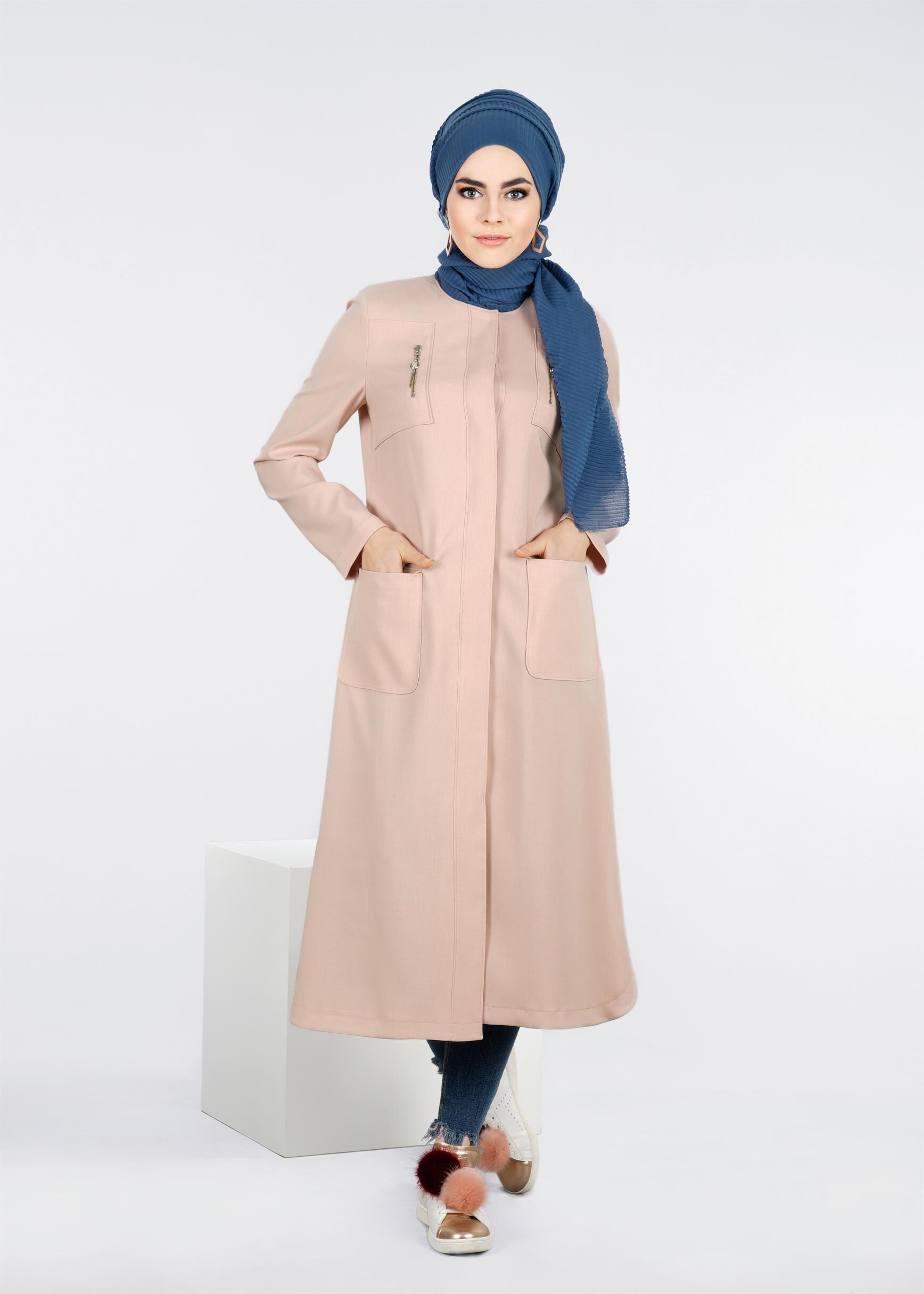 Tesettür giyim PUDRA FERMUARLI DÜZ TRENÇKOT 1066 