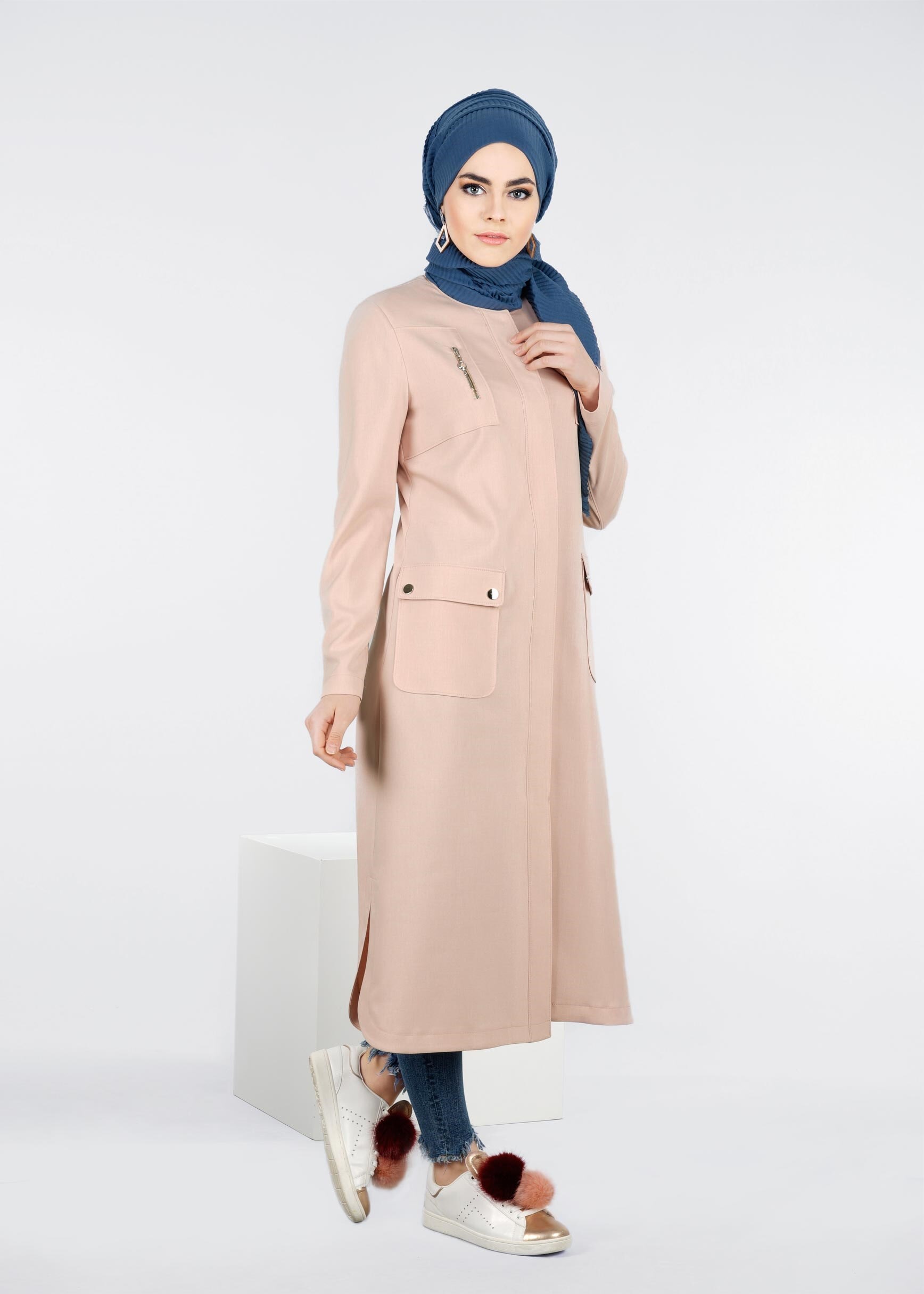 Tesettür giyim PUDRA FERMUARLI DÜZ TRENÇKOT 1066 