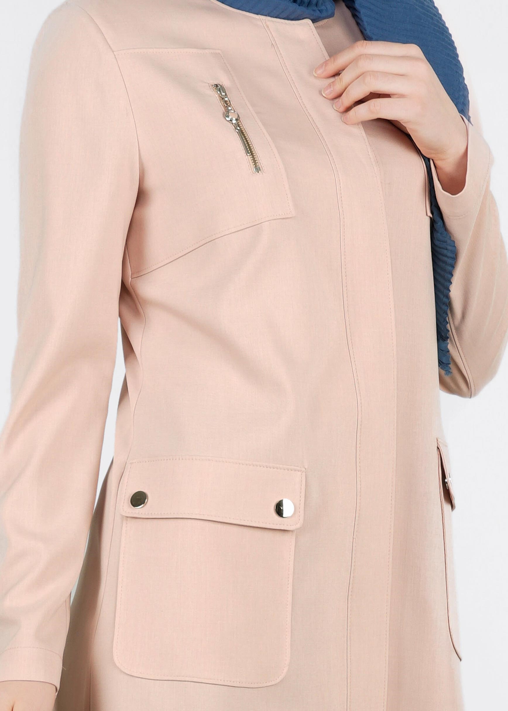 Tesettür giyim PUDRA FERMUARLI DÜZ TRENÇKOT 1066 