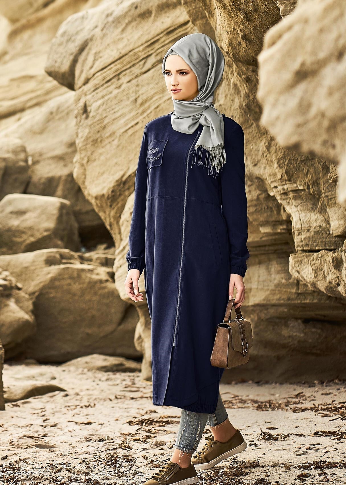 Tesettür giyim LACİVERT BASKILI TRENÇKOT 1067