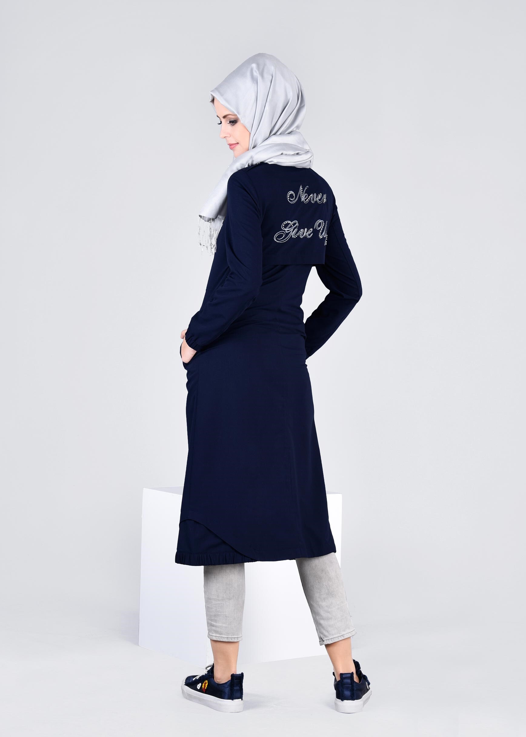 Tesettür giyim LACİVERT BASKILI TRENÇKOT 1067