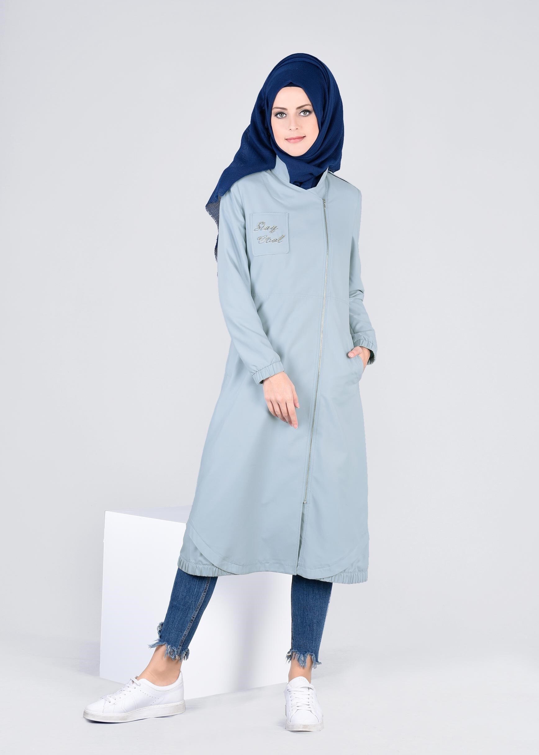 Tesettür giyim MAVİ BASKILI TRENÇKOT 1067