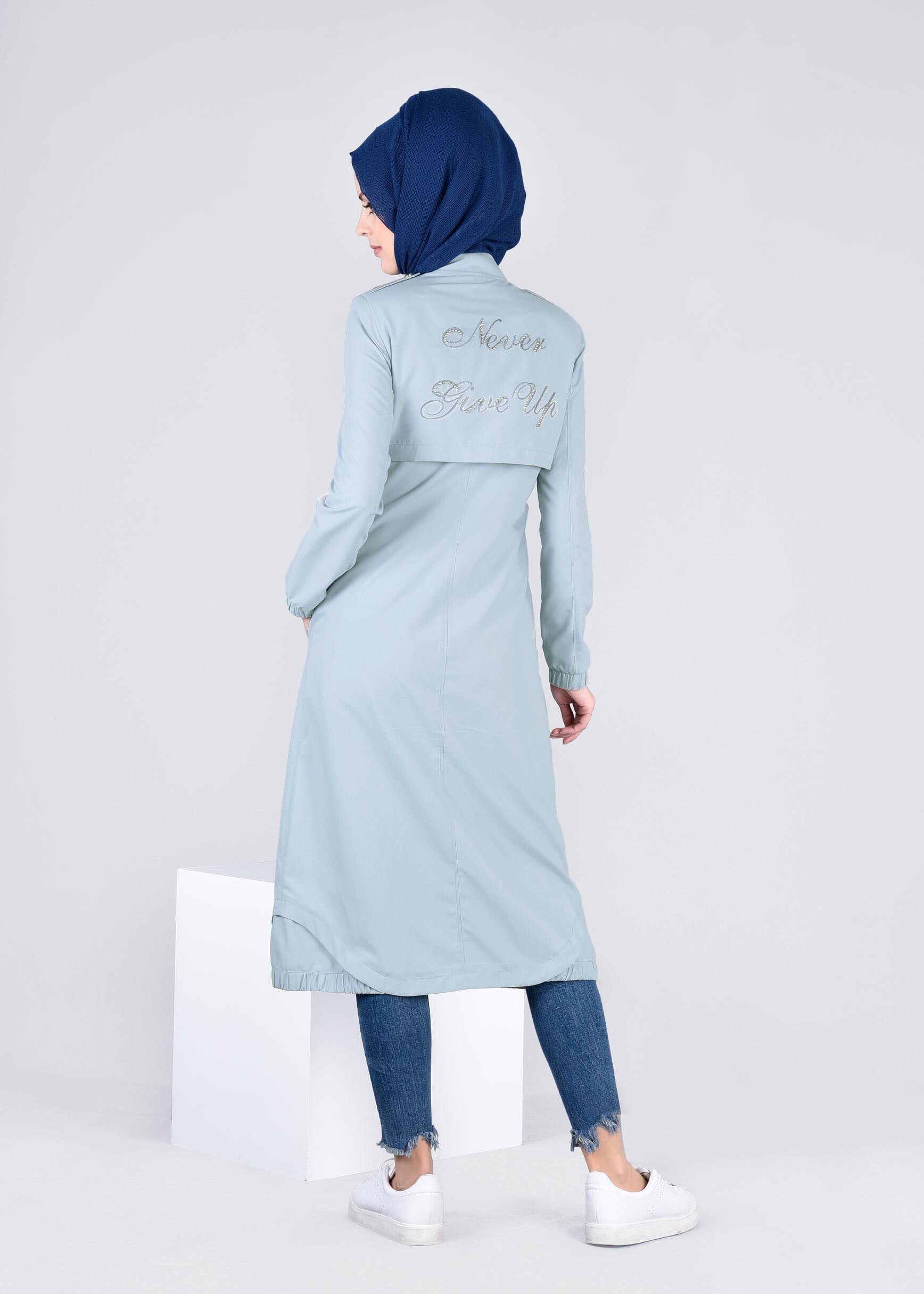 Tesettür giyim MAVİ BASKILI TRENÇKOT 1067