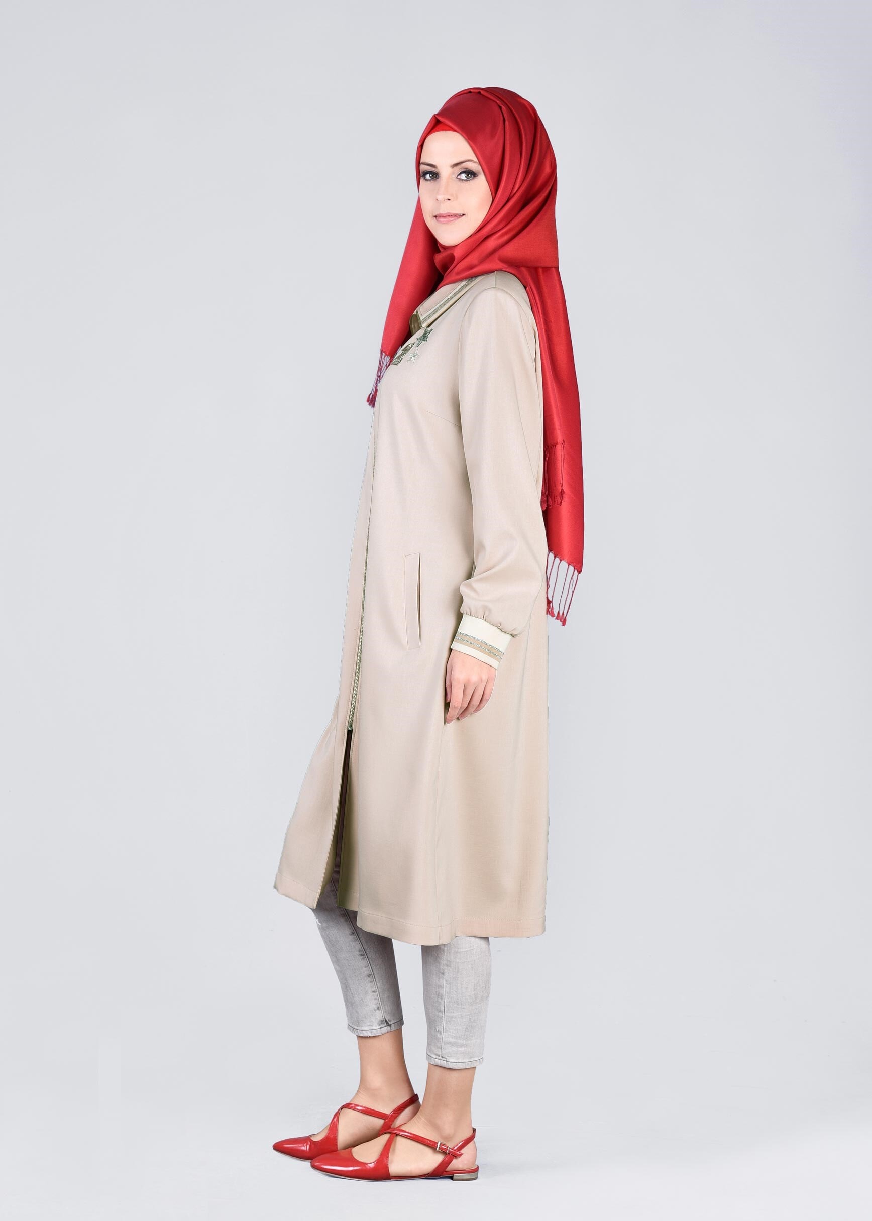 Tesettür giyim BEJ FERMUARLI SPOR TRENÇKOT 1068 