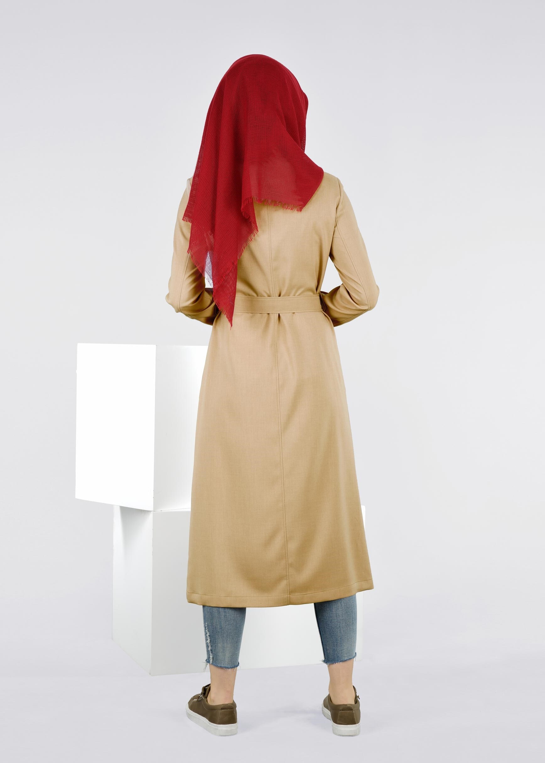 Tesettür giyim BEJ NAKIŞLI KUŞAKLI TRENÇKOT 1080