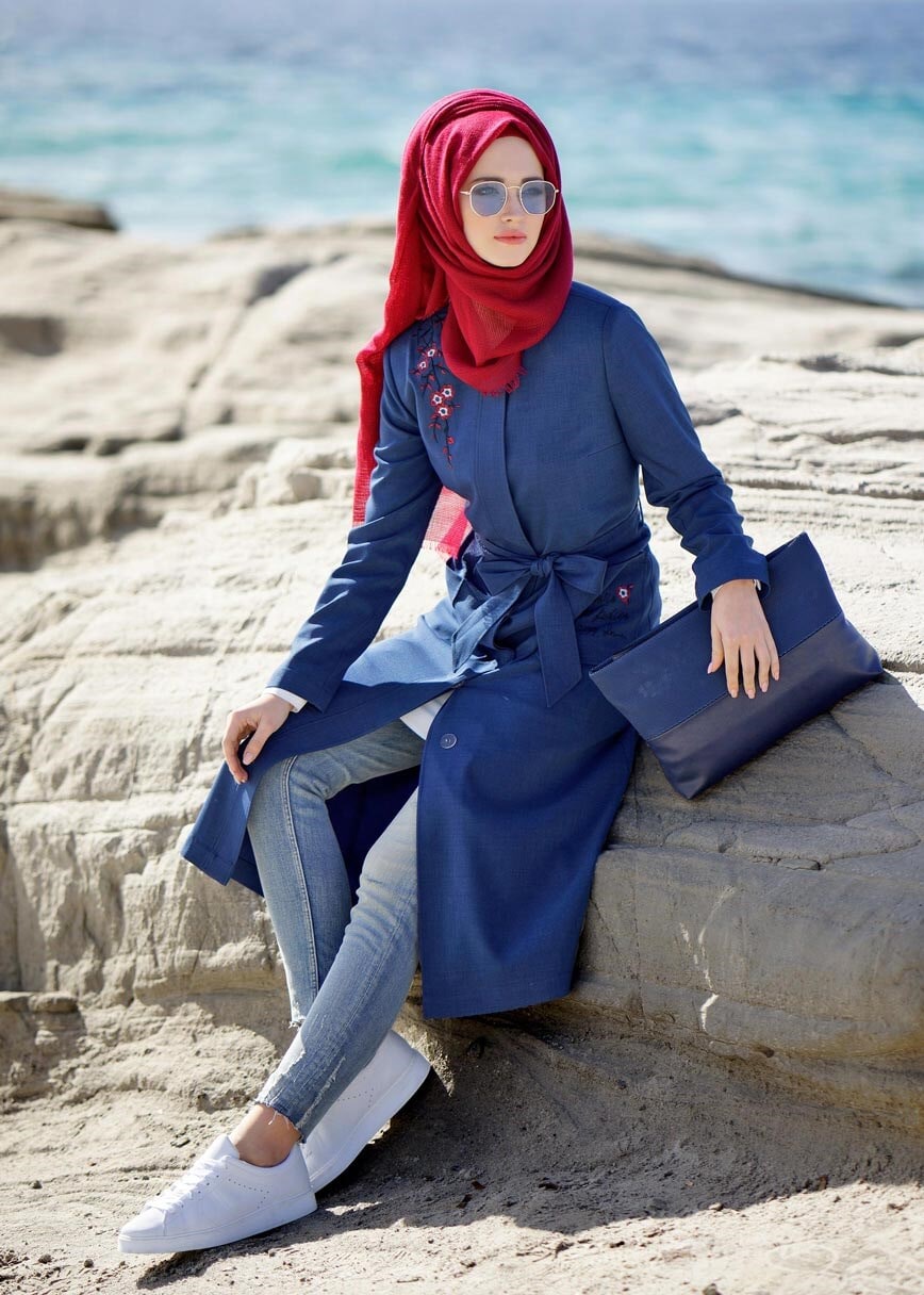 Tesettür giyim LACİVERT NAKIŞLI KUŞAKLI TRENÇKOT 1080