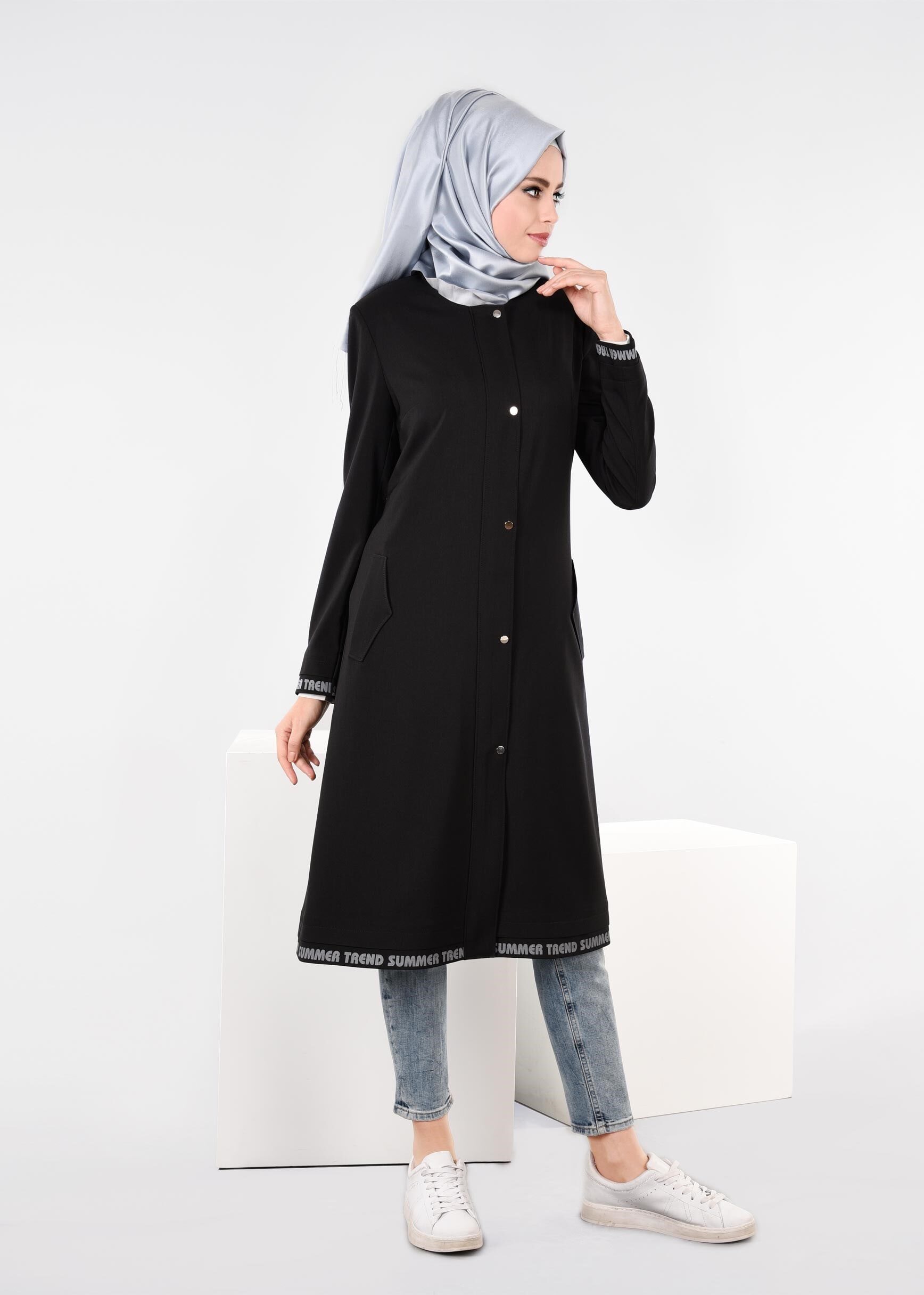 Tesettür giyim SİYAH YAZI DETAYLI ÇITÇITLI TUNİK 1104