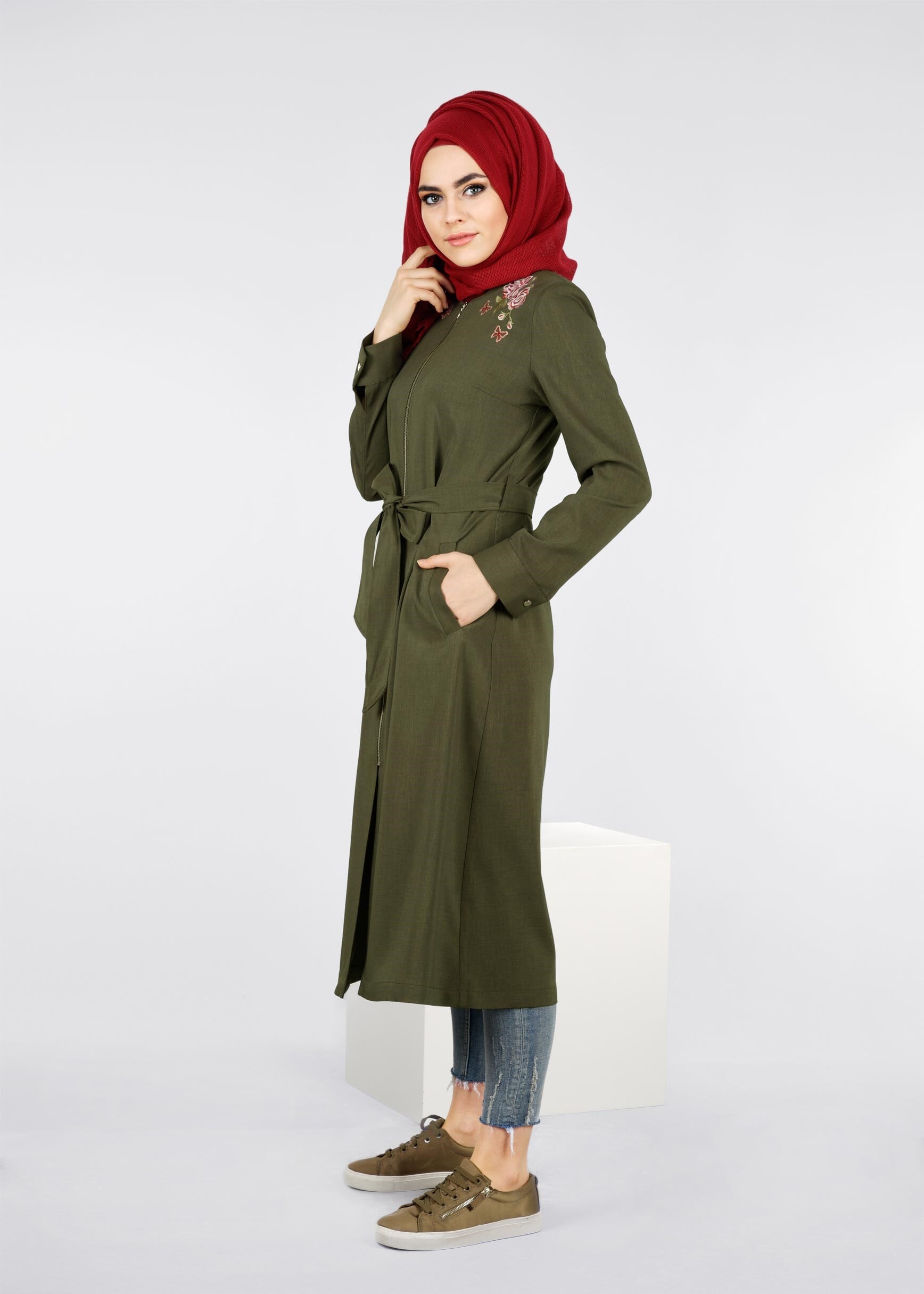 Tesettür giyim HAKİ FERMUARLI BELDEN BAĞLAMALI GÜL DETAYLI TUNİK 1105