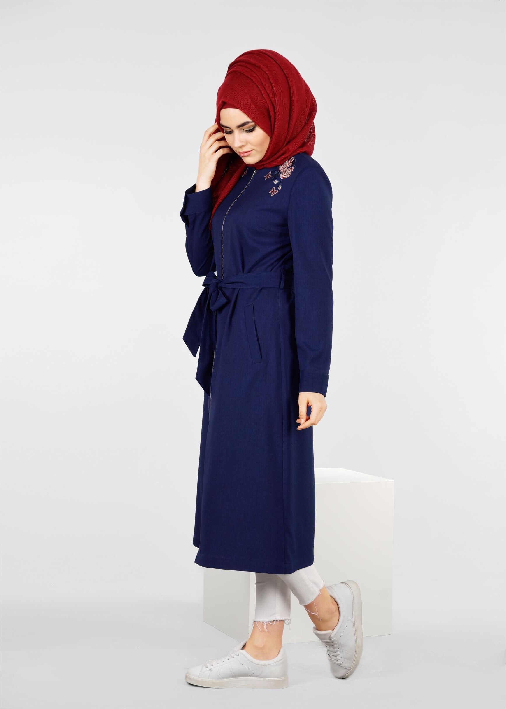 Tesettür giyim LACİVERT FERMUARLI BELDEN BAĞLAMALI GÜL DETAYLI TUNİK 1105