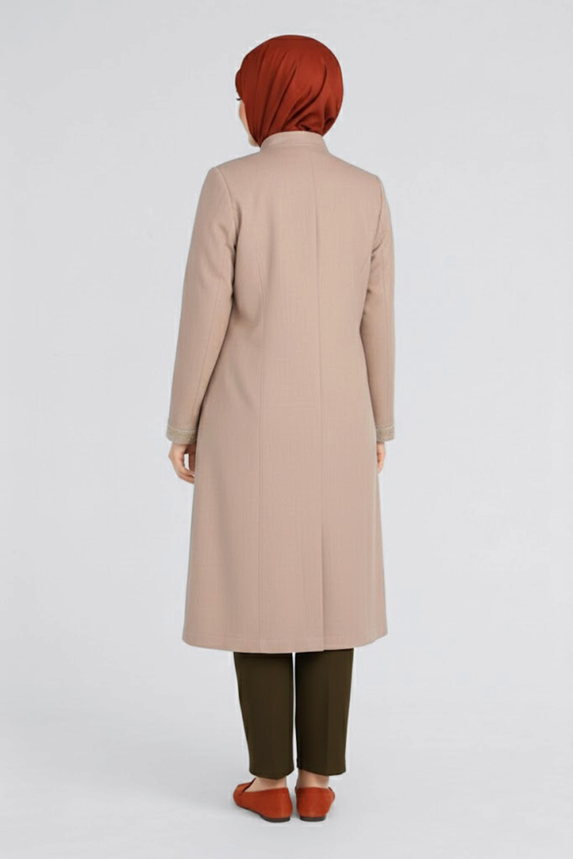 Tesettür giyim BEJ NAKIŞLI HAKİM YAKA TRENÇKOT 1118 