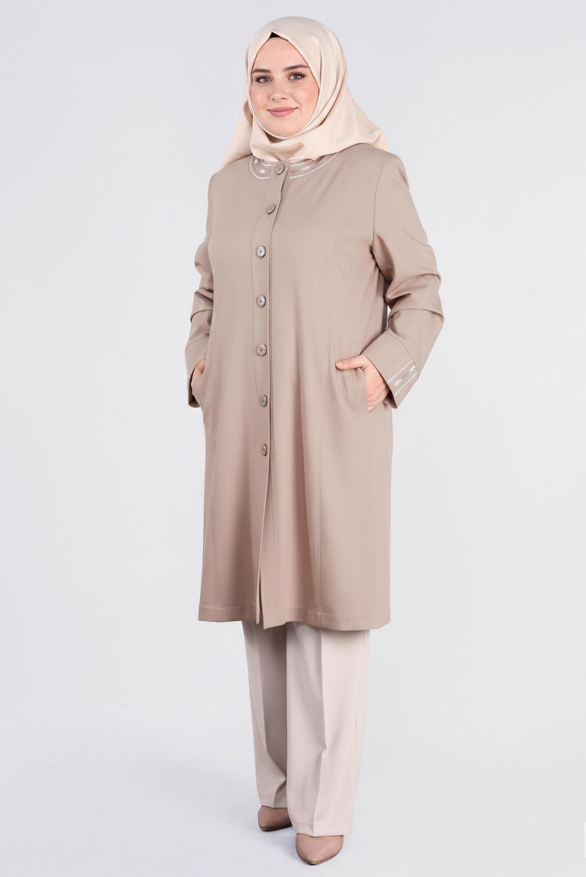 Tesettür giyim BEJ NAKIŞLI BİSİKLET YAKA DÜĞMELİ TRENÇKOT 1119 