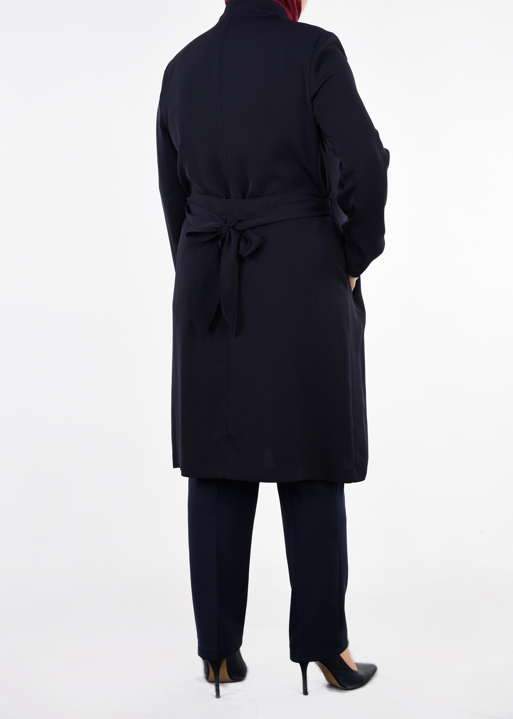 Tesettür giyim LACİVERT NAKIŞLI KUŞAKLI HAKİM YAKA TRENÇKOT 1120