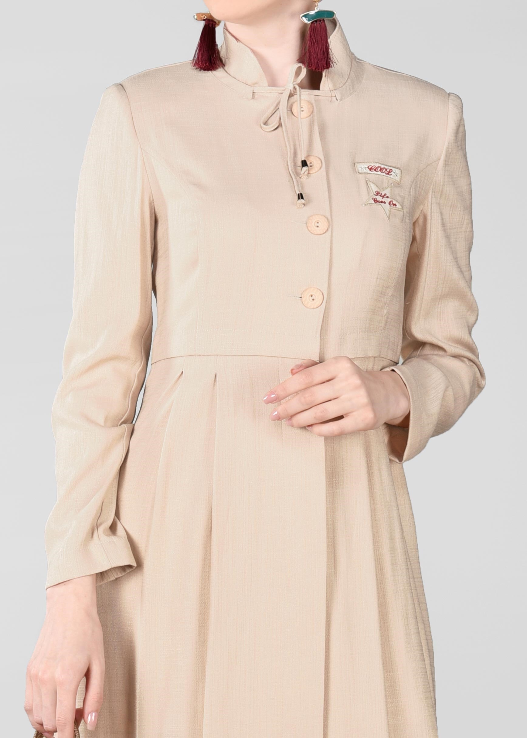 Tesettür giyim BEJ HAKİM YAKA CEPLİ TRENÇKOT 1014-1