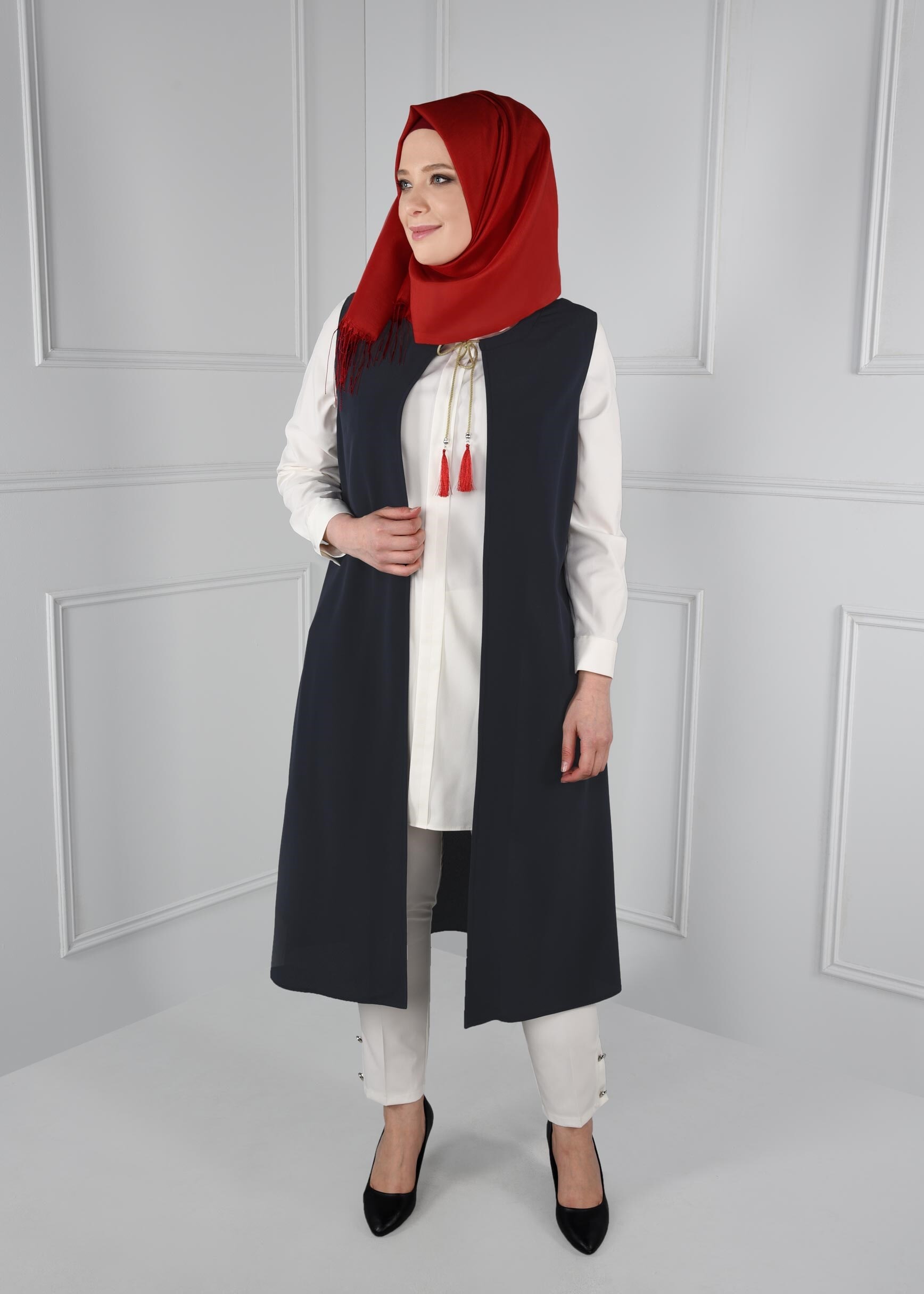 Tesettür giyim LACİVERT ÇİÇEKLİ NAKIŞLI YELEK 2721 