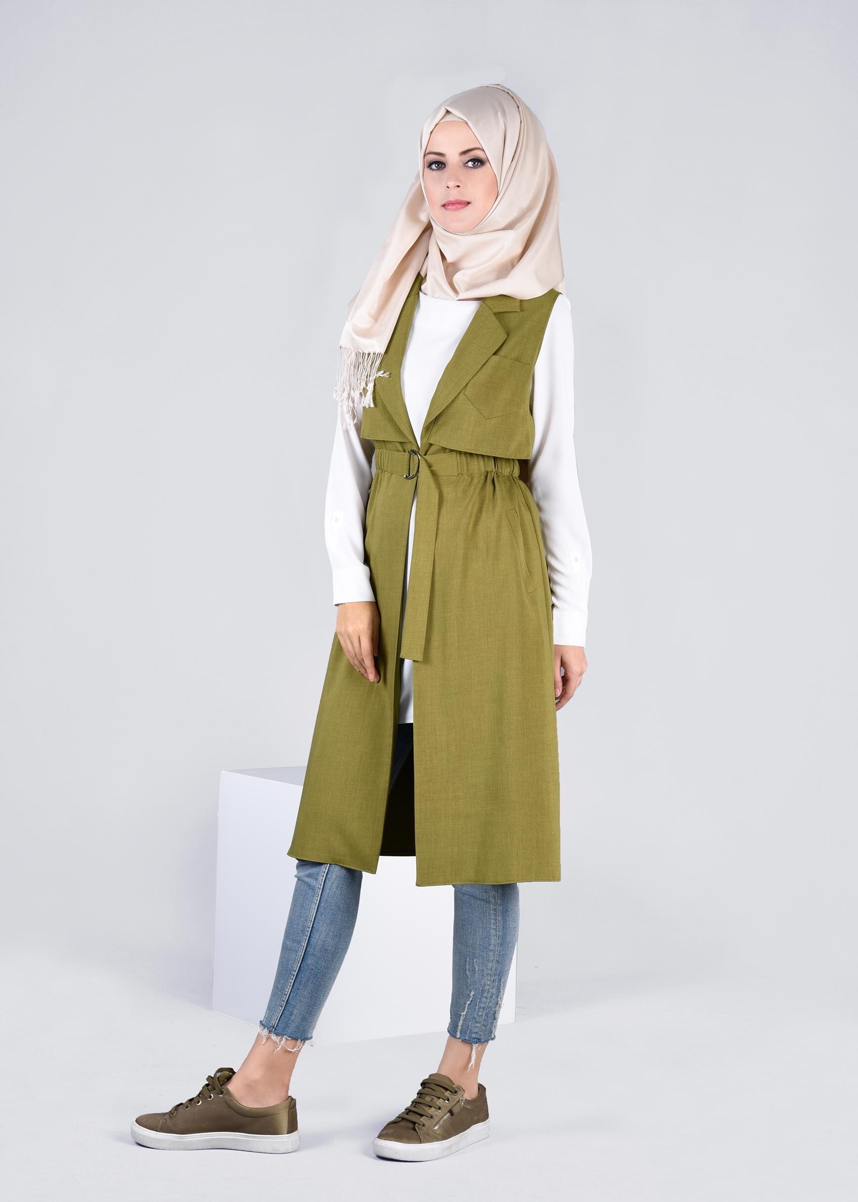 Tesettür giyim YEŞİL KLASİK YAKA BELİ BÜZGÜLÜ YELEK 4270 