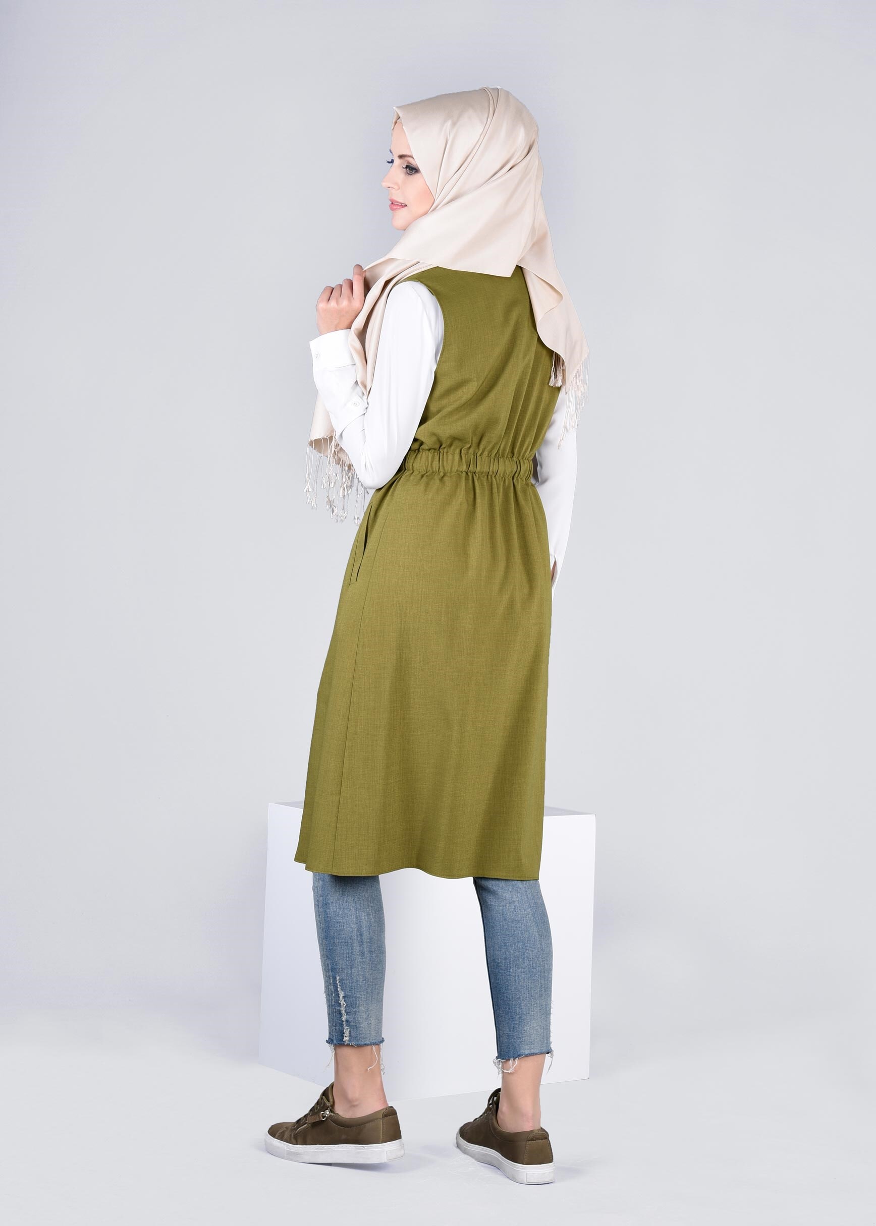 Tesettür giyim YEŞİL KLASİK YAKA BELİ BÜZGÜLÜ YELEK 4270 