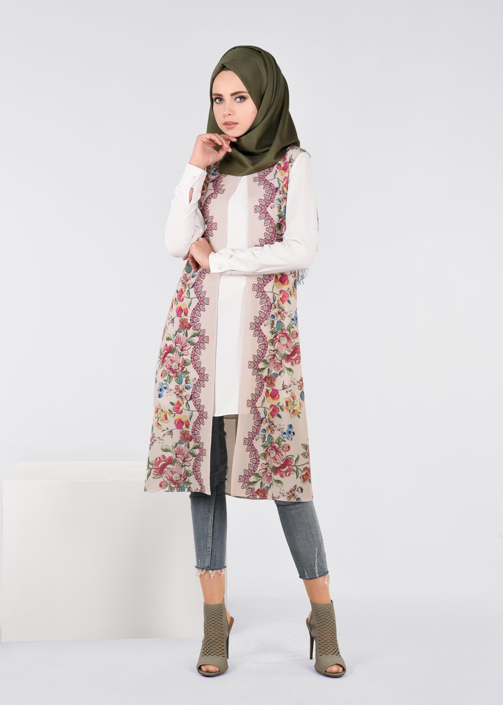 Tesettür giyim PUDRA 4385-4 CAPRİ 12163 YELEK 40/42