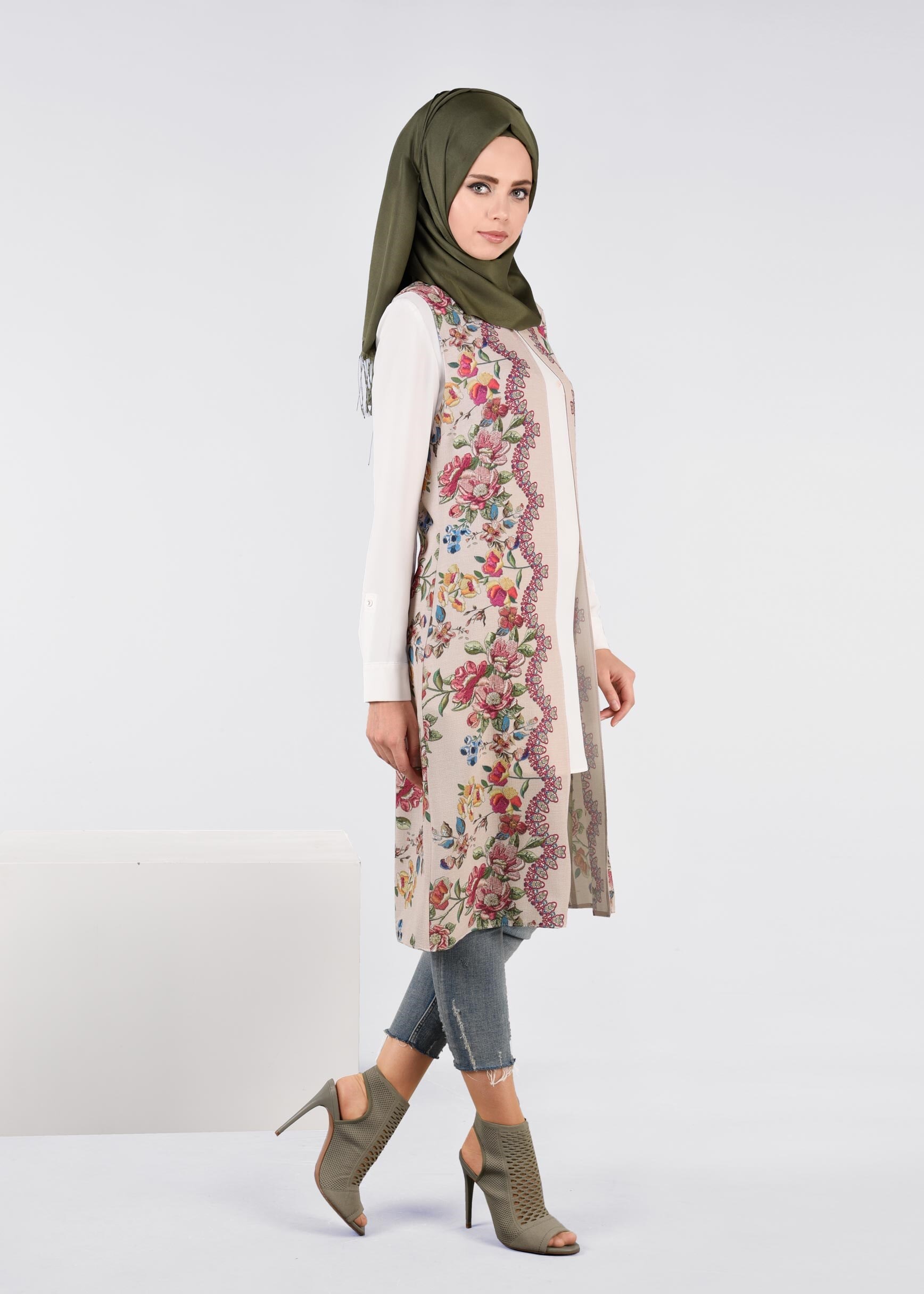 Tesettür giyim PUDRA 4385-4 CAPRİ 12163 YELEK 40/42