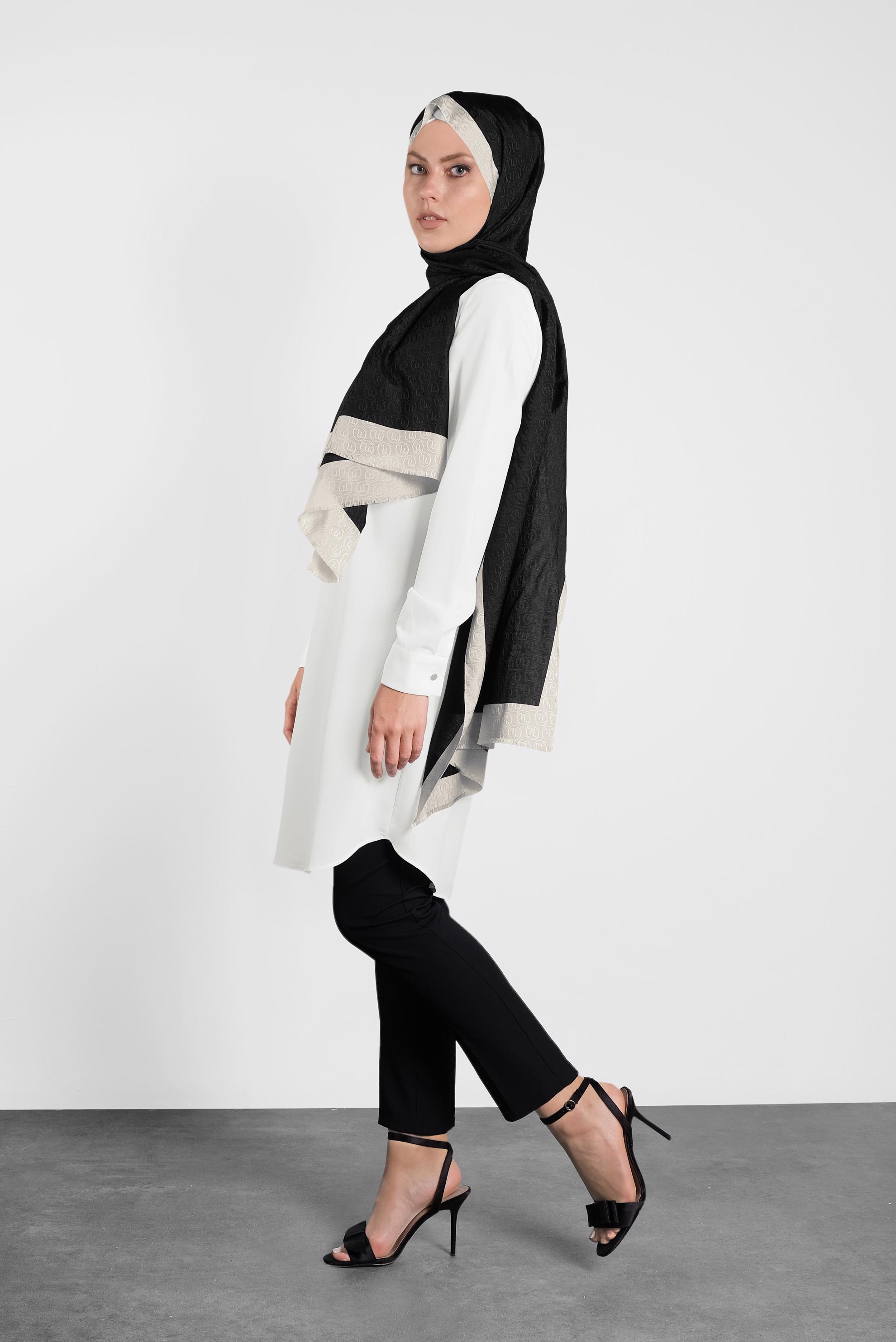 Tesettür giyim BEYAZ  SIRTI FERMUARLI ERKEK YAKA TUNİK 4153-2 