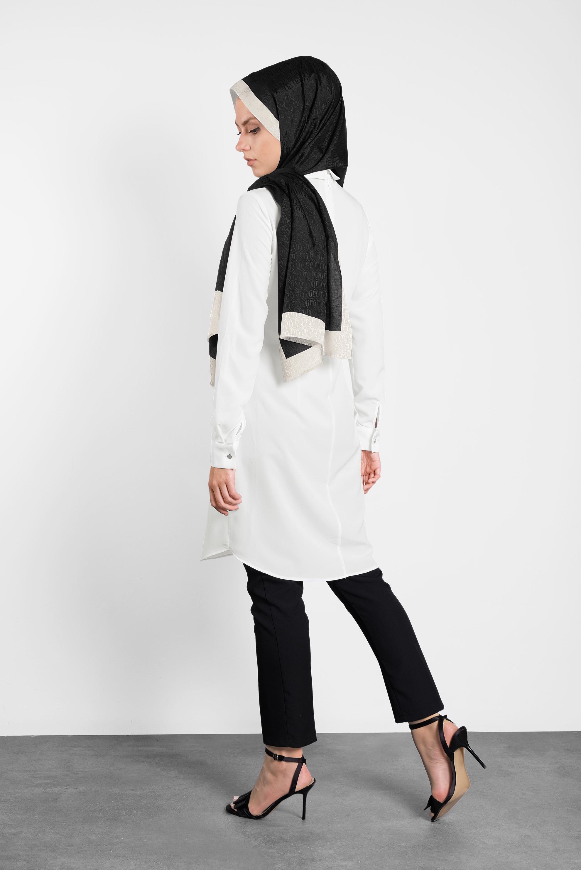 Tesettür giyim BEYAZ  SIRTI FERMUARLI ERKEK YAKA TUNİK 4153-2 