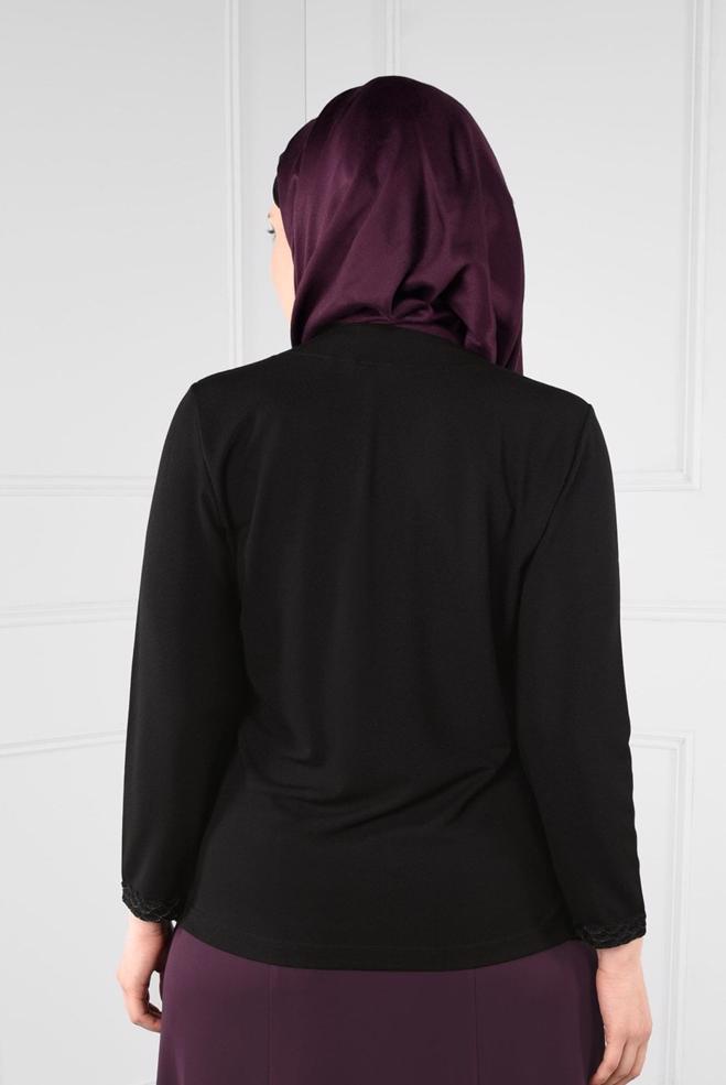 Tesettür giyim SİYAH NAKIŞLI V YAKA TRİKO BLUZ 2765 - ALVİNA