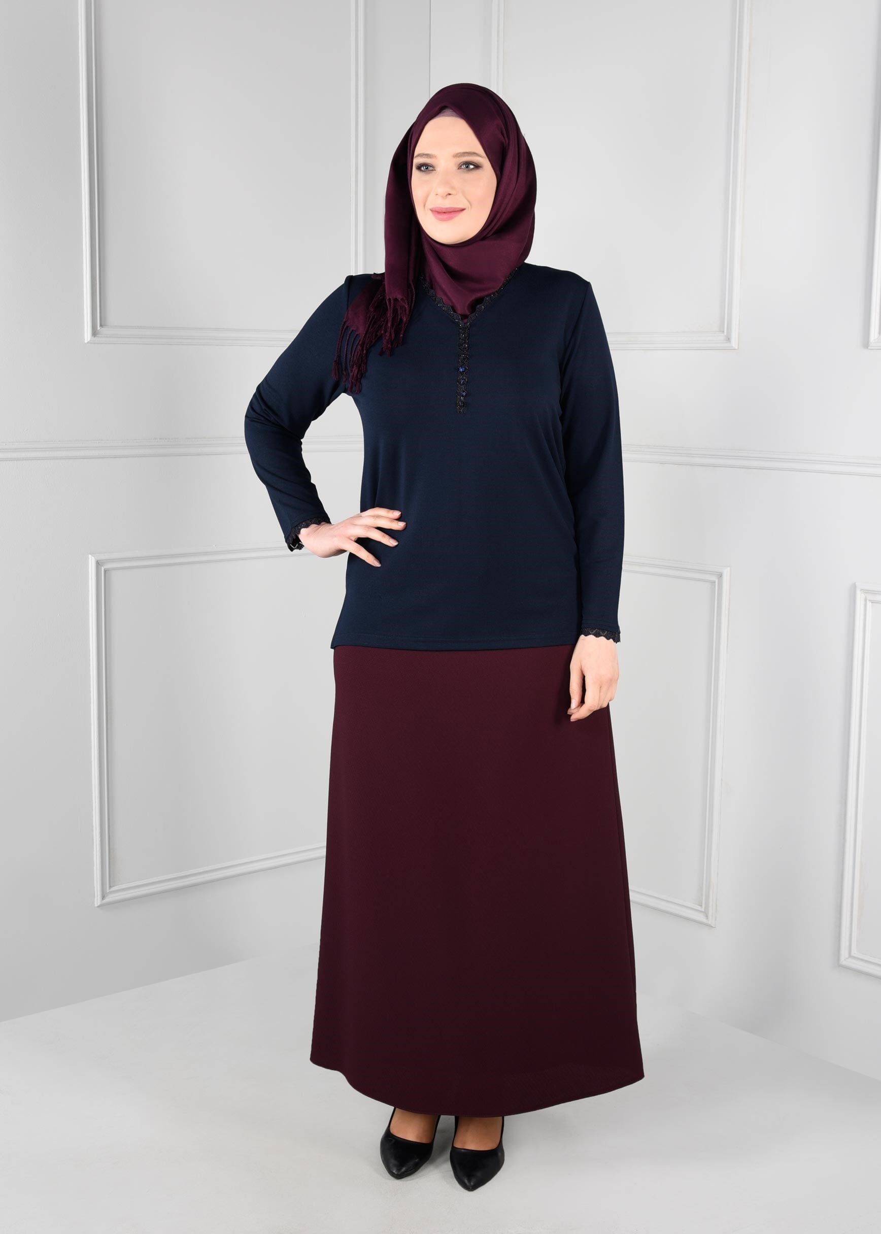 Tesettür giyim LACİVERT V YAKA TRİKO BLUZ 2770