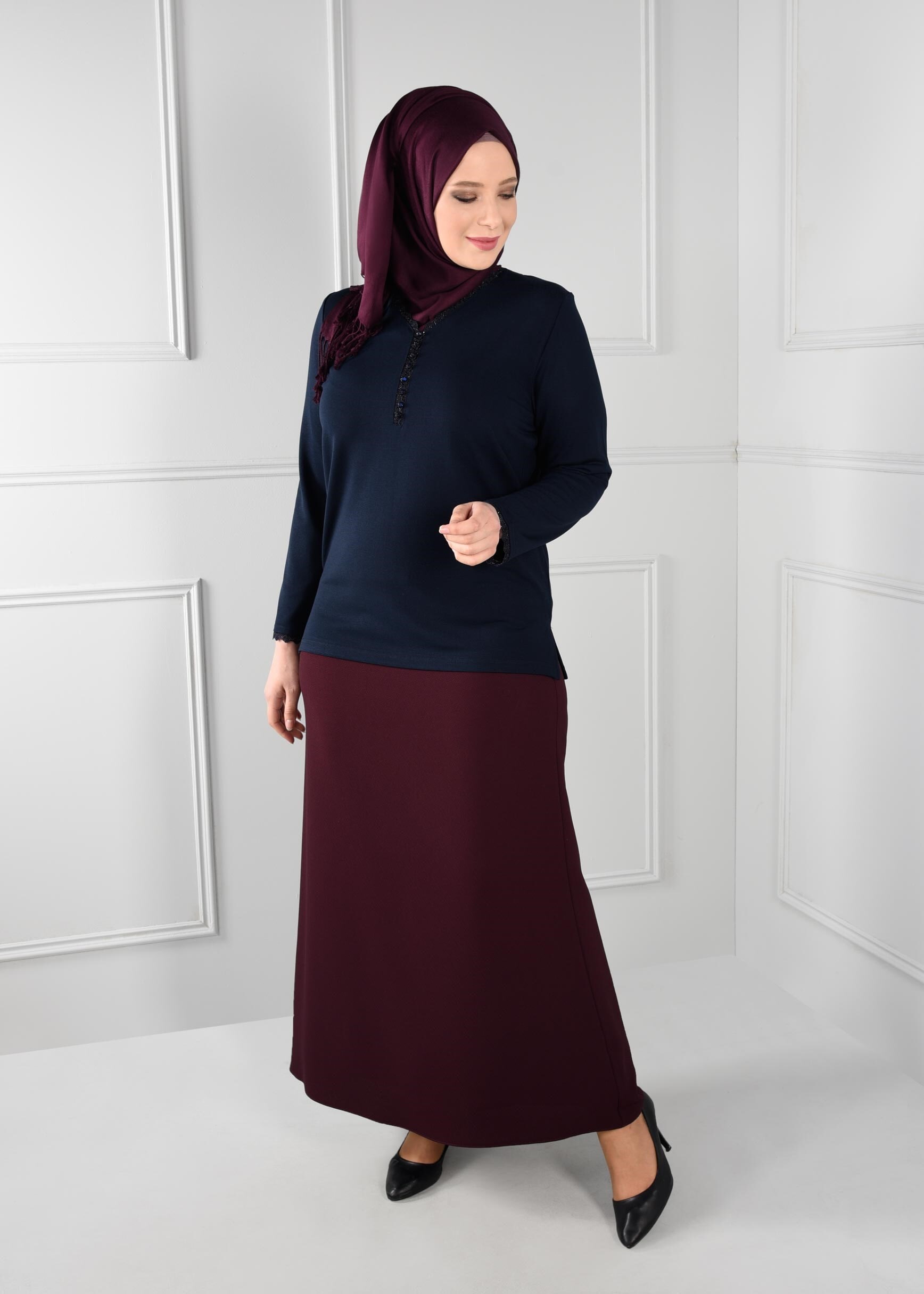 Tesettür giyim LACİVERT V YAKA TRİKO BLUZ 2770