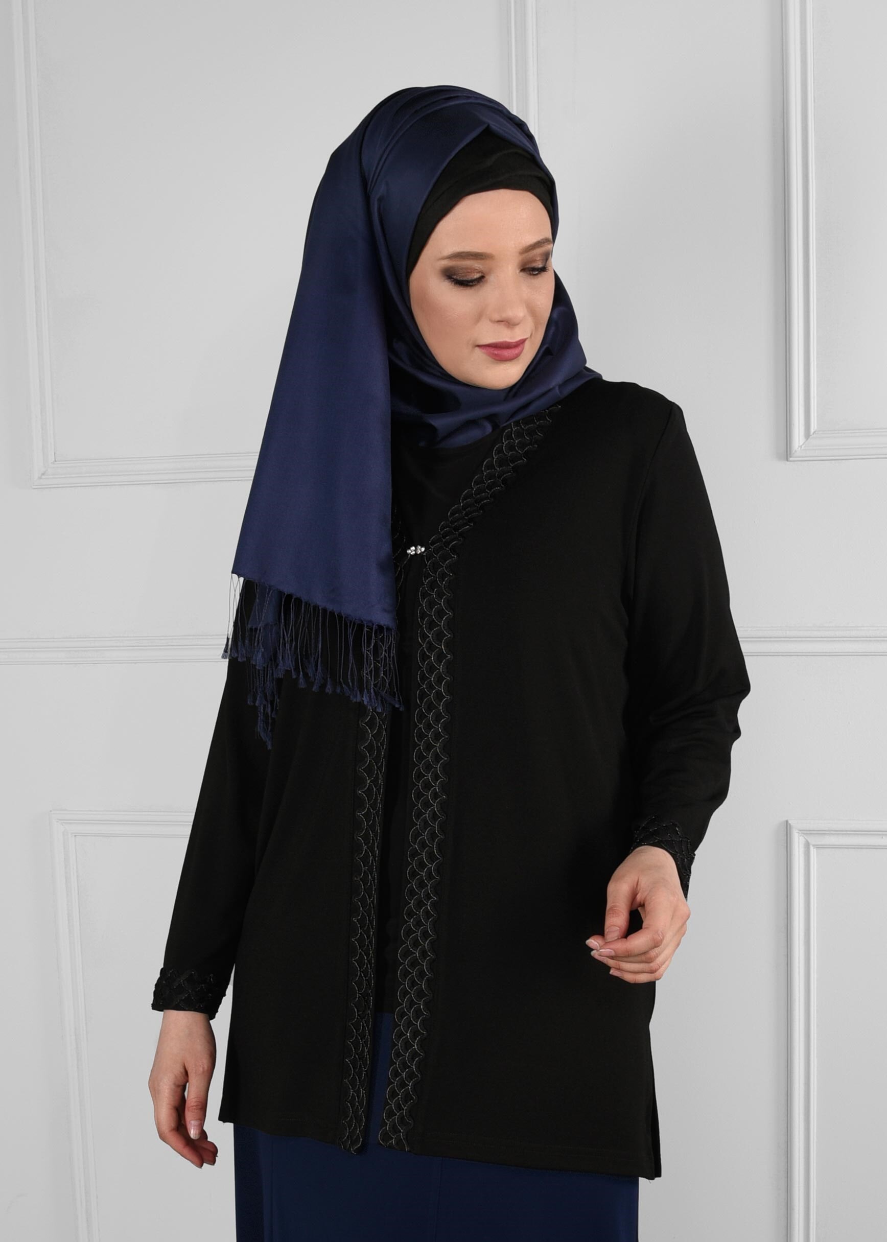 Tesettür giyim SİYAH NAKIŞ İŞLEMELİ TRİKO BLUZ 2773