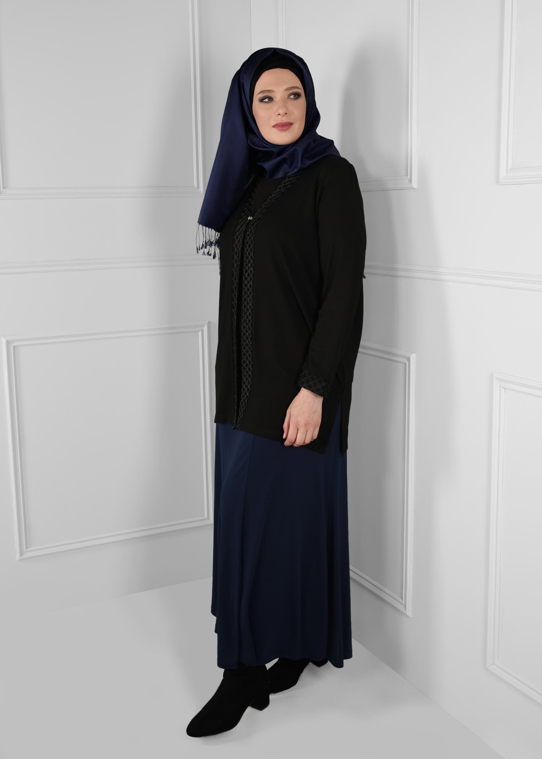 Tesettür giyim SİYAH NAKIŞ İŞLEMELİ TRİKO BLUZ 2773