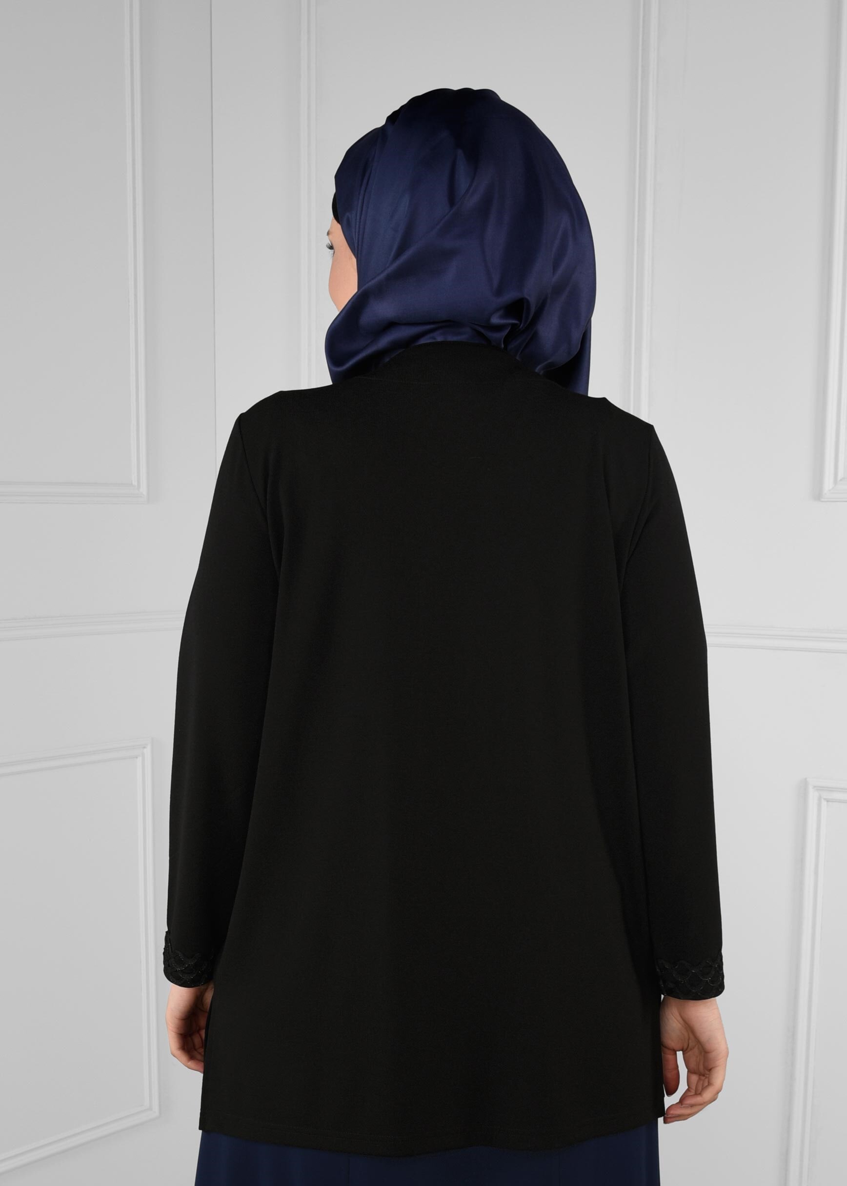 Tesettür giyim SİYAH NAKIŞ İŞLEMELİ TRİKO BLUZ 2773